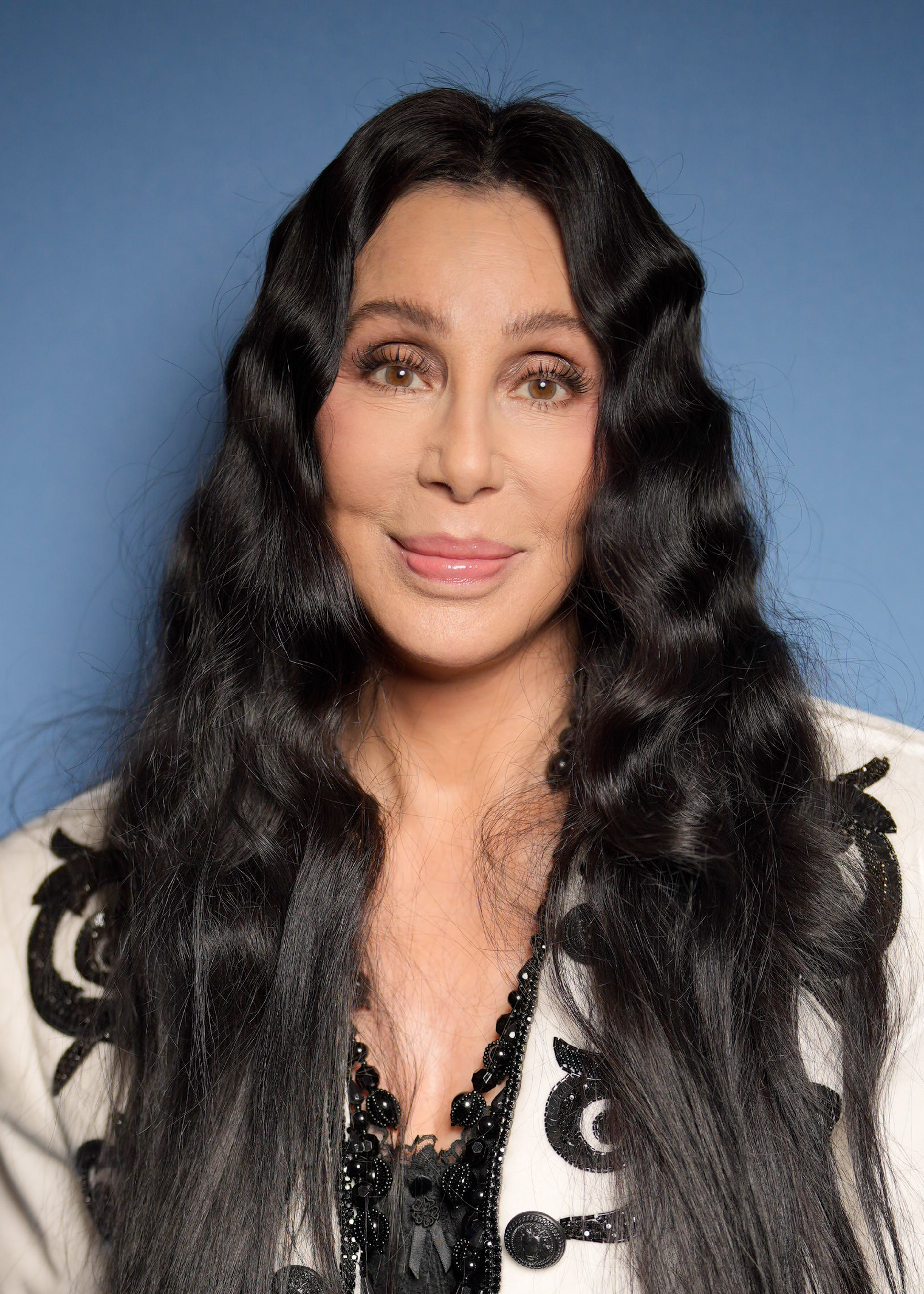 Cher au Balmain Ready To Wear Spring 2024 le 27 septembre 2023 à Paris, France | Source : Getty Images