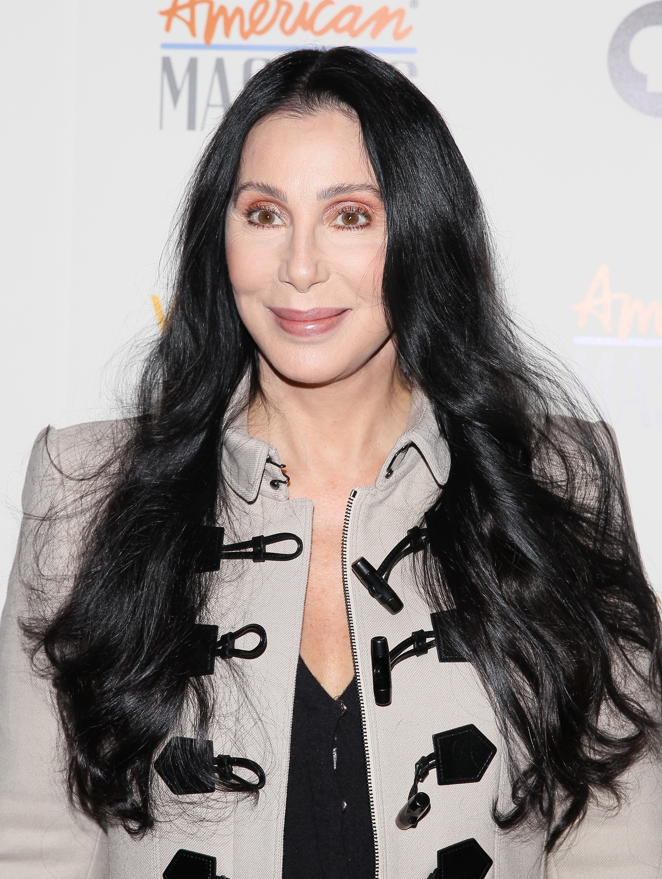 Cher assiste à la première de Los Angeles de "Inventing David Geffen" qui s'est tenue au Writer's Guild Theater à Los Angeles, Californie, le 13 novembre 2012 | Source : Getty Images