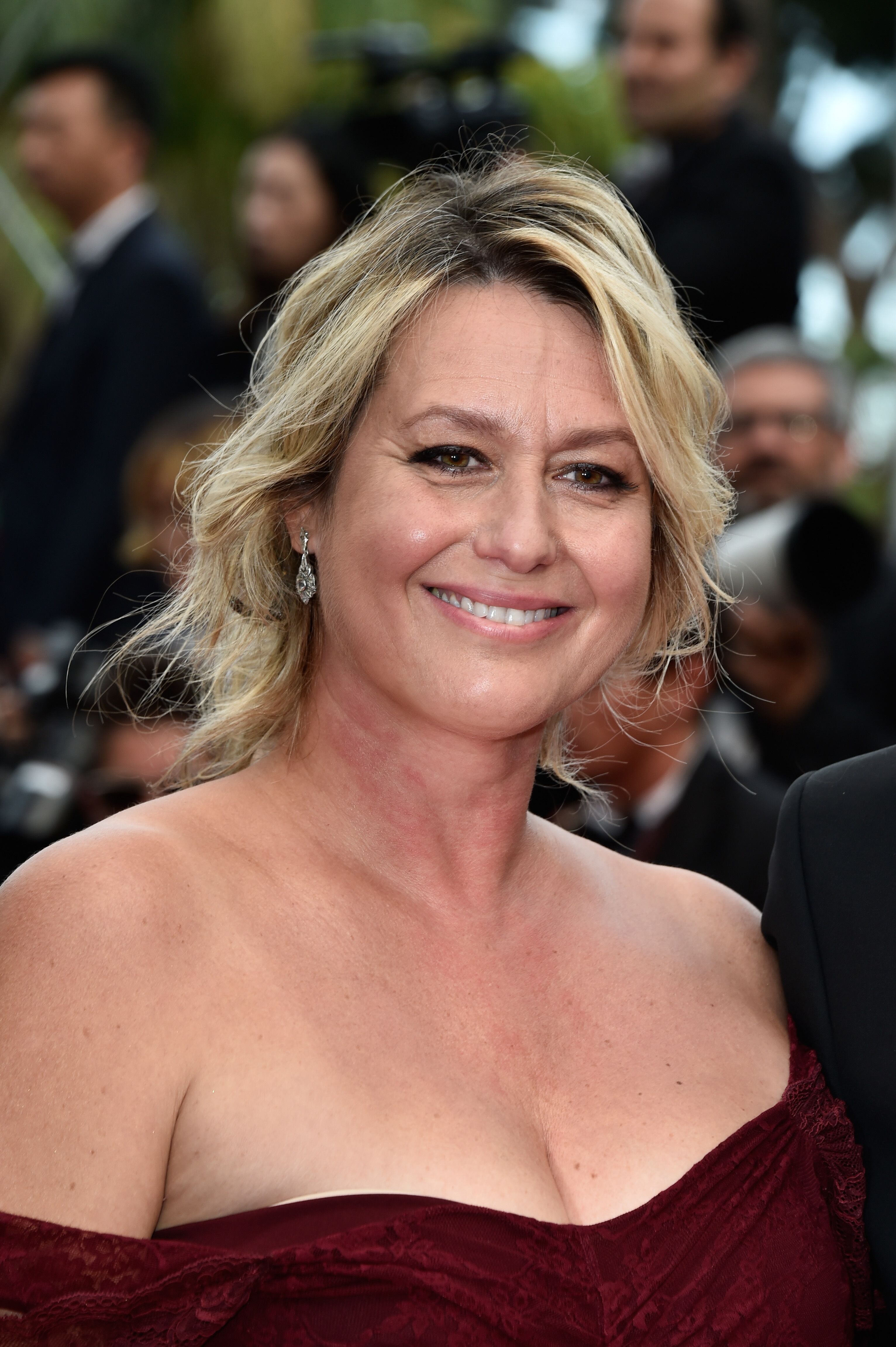  Luana Belmondo assiste à la cérémonie de clôture du 69e Festival de Cannes au Palais des Festivals le 22 mai 2016 à Cannes, France. | Photo : Getty Images