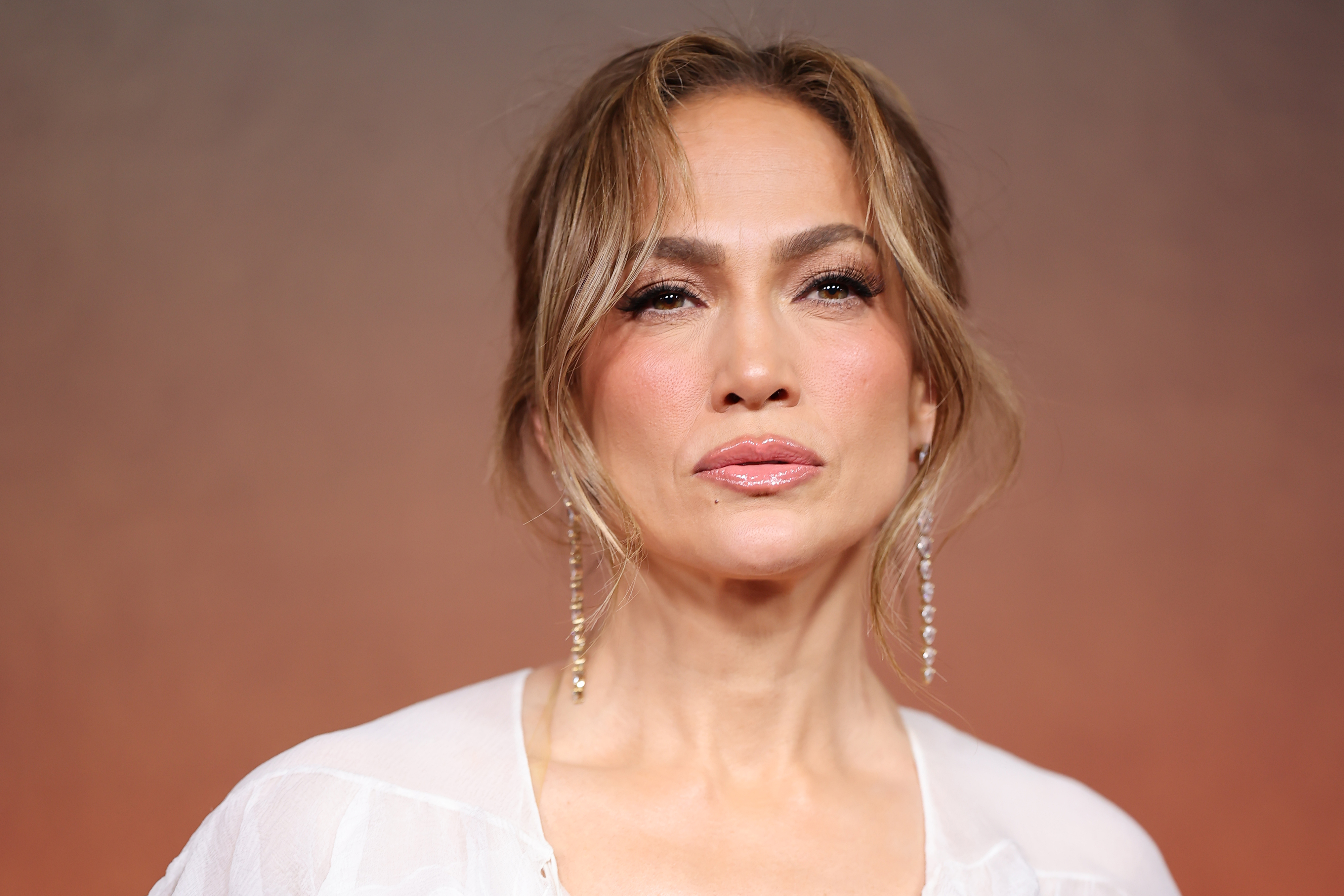Jennifer Lopez pose lors de l'événement des fans d'"Atlas" Mexico City à la Plaza Toreo Parque Central, le 21 mai 2024, à Naucalpan de Juarez, au Mexique. | Source : Getty Images