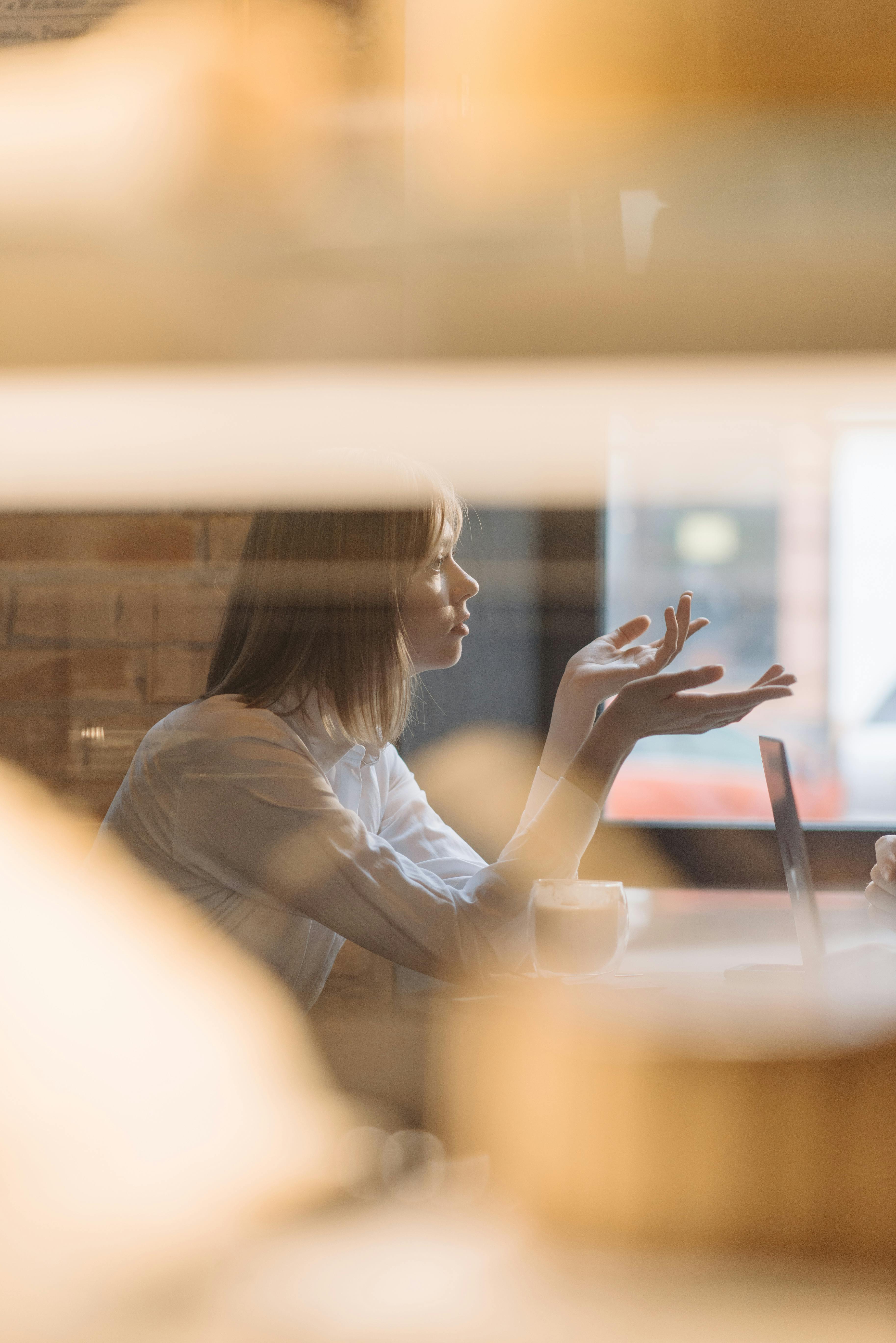 Une femme qui s'exprime | Source : Pexels