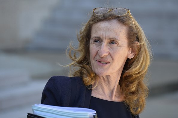Nicole Belloubet, la ministre de la Justice française, sort du Palais de l'Elysée après la réunion. | Photo : GettyImage