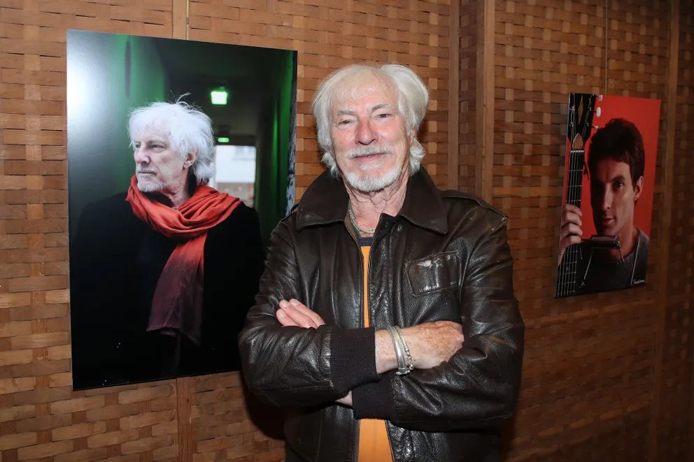 Hugues Aufray à la Galerie Dina Vierny le 05 septembre 2019 à Paris, France. | Photo : Getty Images