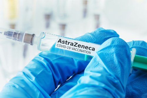 Une dose de vaccin AstraZeneca | Photo : Shutterstock