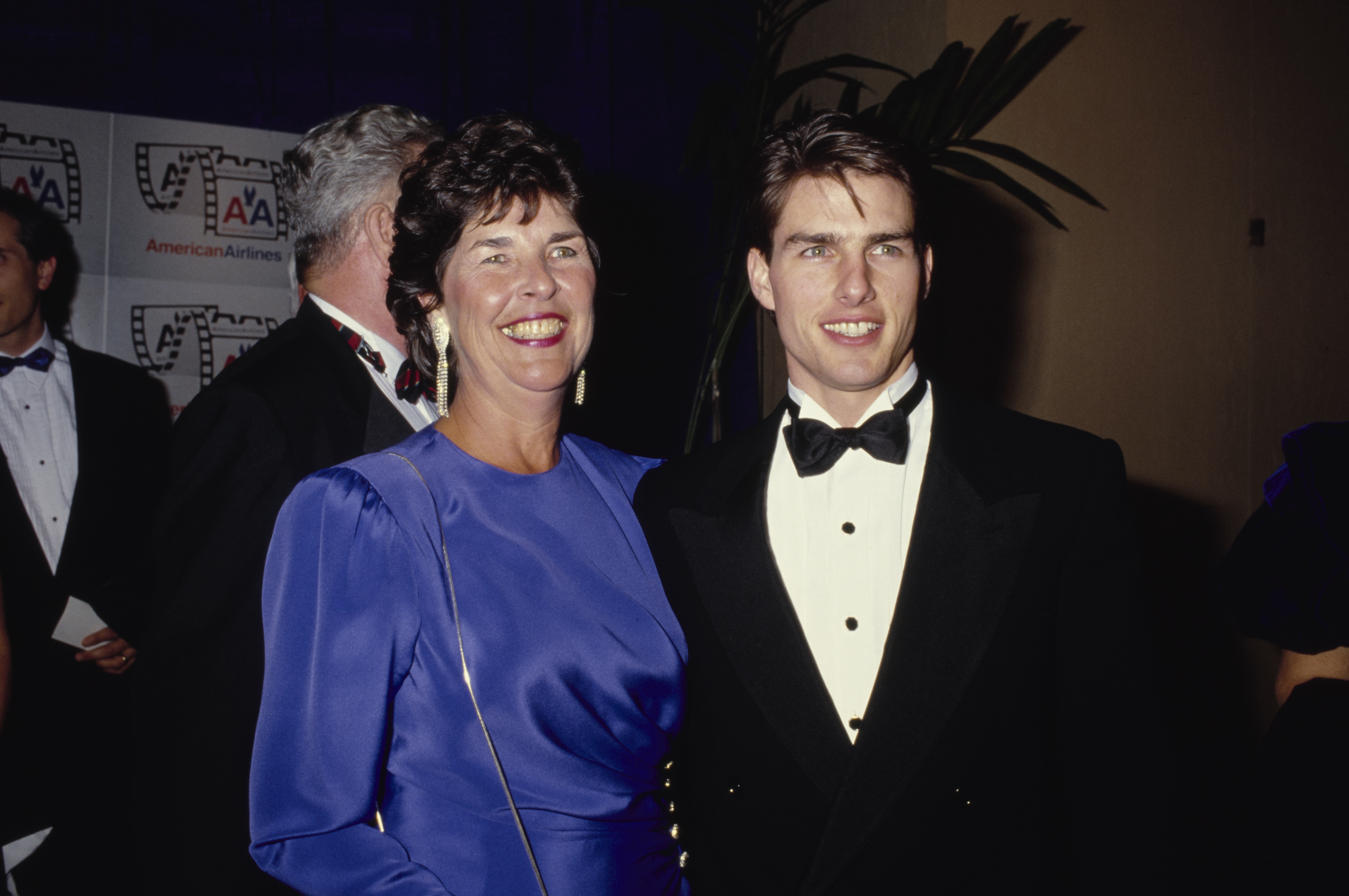 Mary Lee Pfeiffer et Tom Cruise à la 8e cérémonie annuelle des American Cinema Awards à Beverly Hills, 1991 | Source : Getty Images