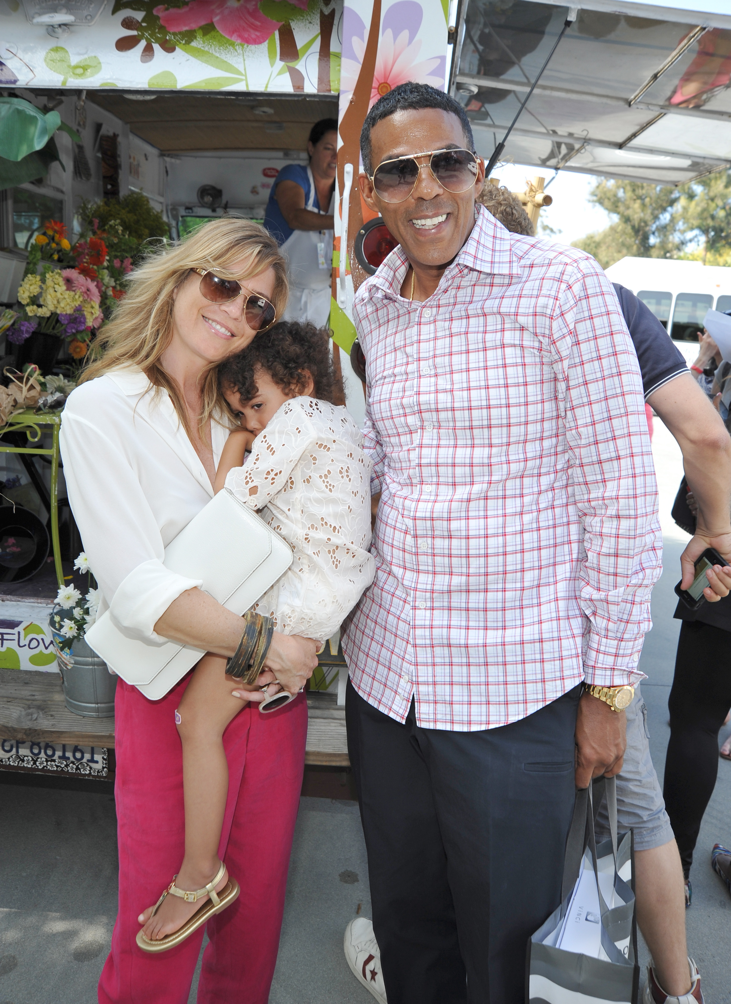 Ellen Pompeo tenant sa fille Stella Luna Pompeo Ivery, avec son mari Chris Ivery lors du 1er dimanche annuel de style Children Mending Hearts, le 9 juin 2013, à Beverly Hills, en Californie. | Source : Getty Images