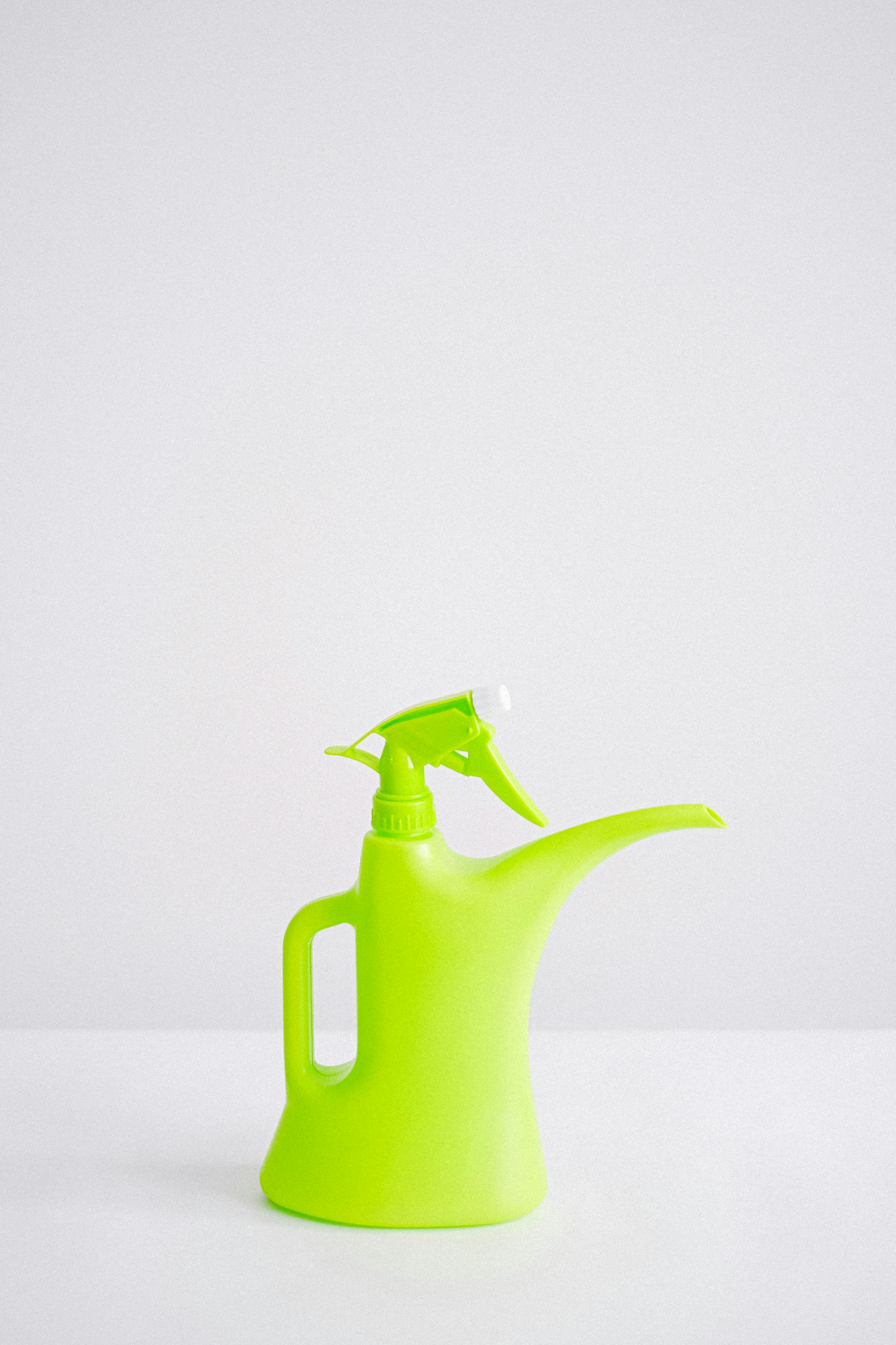 Un arrosoir vert | Source : Pexels