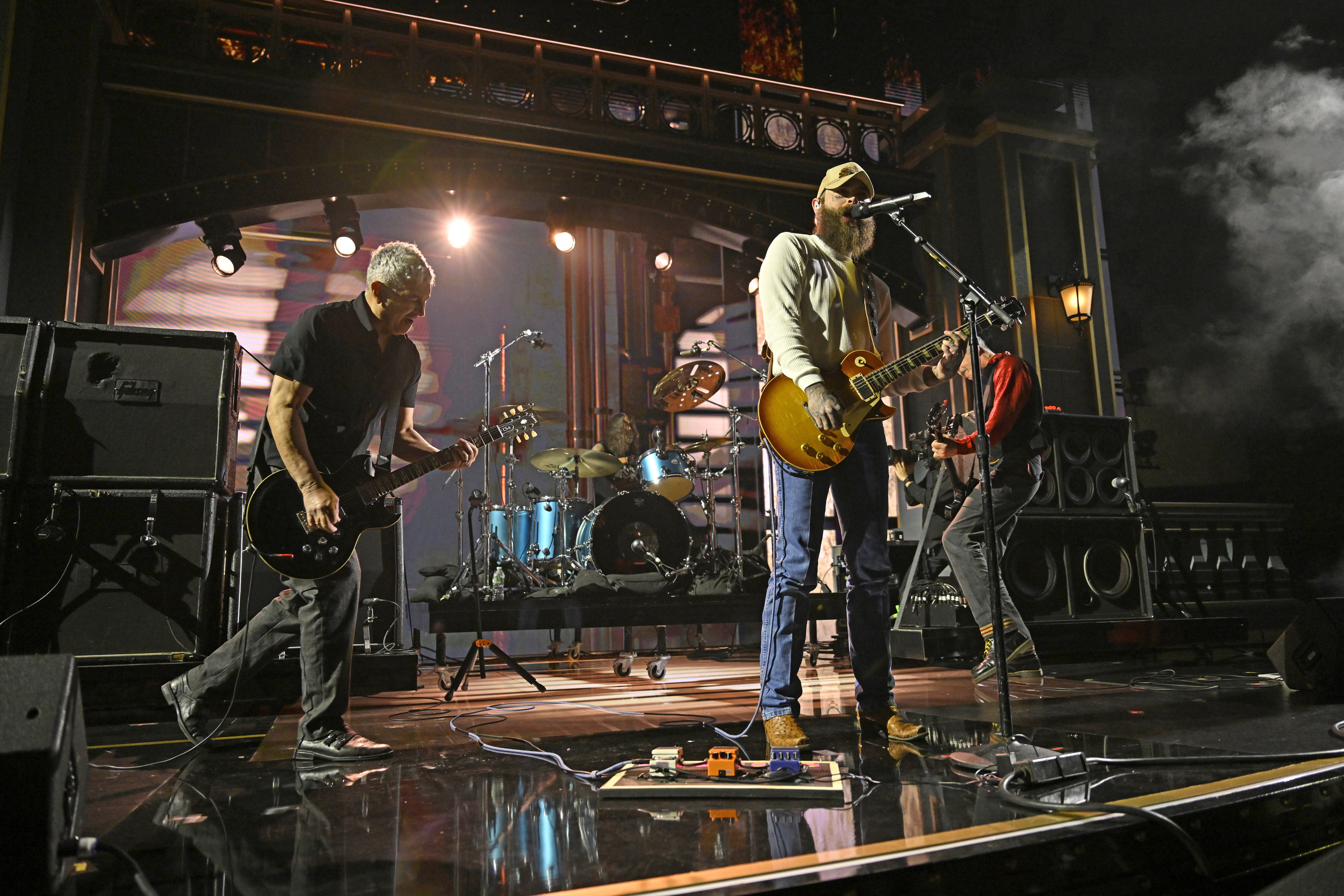 Nirvana et Post Malone pendant "SNL50 : The Homecoming Concert" le 14 février 2025 | Source : Getty Images