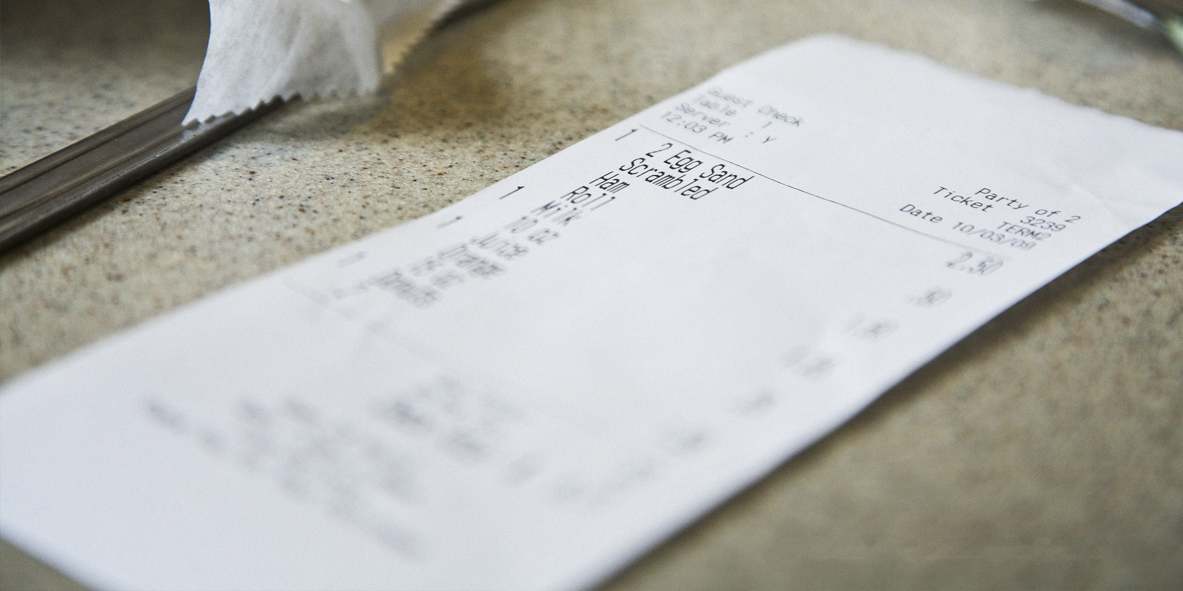 Un ticket de caisse de restaurant | Source : Getty Images