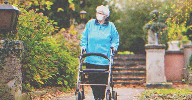 Une femme âgée utilisant un déambulateur | Source : Shutterstock