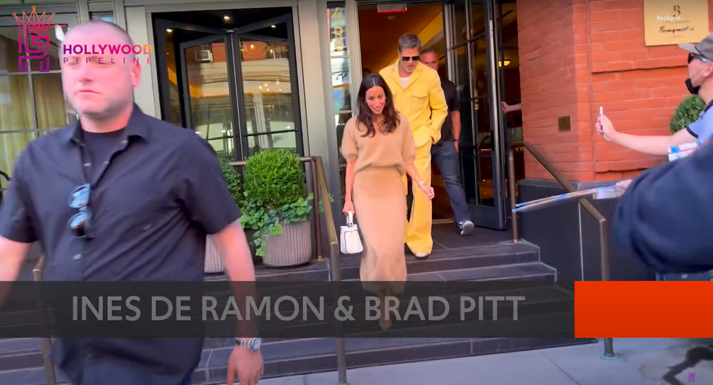 Ines de Ramon et Brad Pitt sortant d'un hôtel à New York, posté le 10 septembre 2024. | Source : YouTube/Hollywood Pipeline