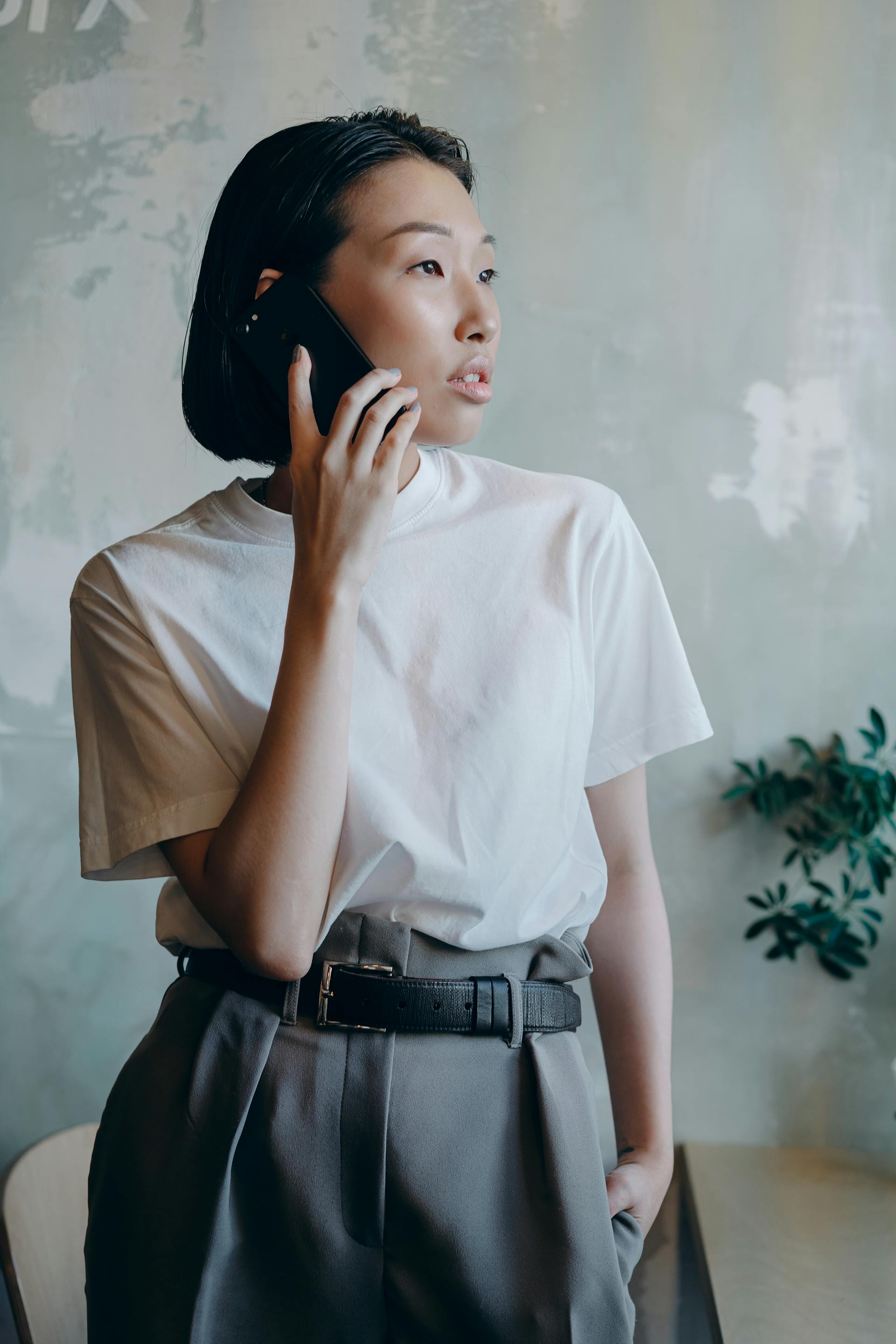 Une femme qui parle au téléphone | Source : Pexels