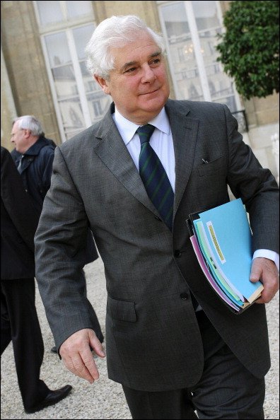 Mise en place du Conseil des ministres à Paris, France, le 15 novembre 2006 - Pascal Clement, ministre de la Justice. | Photo : Getty Images
