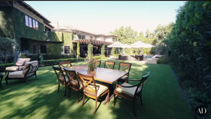 La maison de Viola Davis à Los Angeles, tirée d'une vidéo datée du 5 janvier 2023 | Source : youtube.com/ArchitecturalDigest
