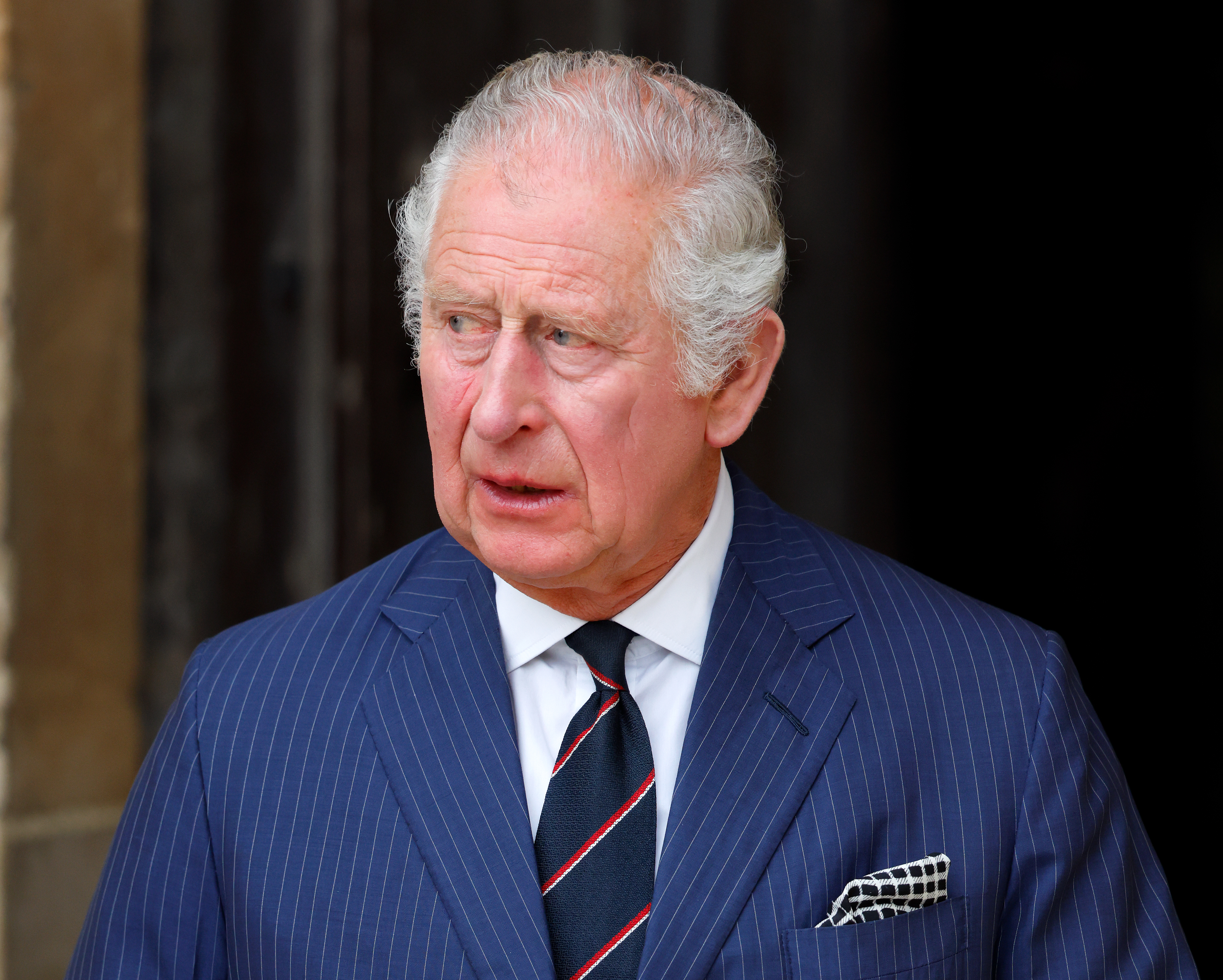 Le roi Charles III assiste à un service d'action de grâce pour la vie du prince Philip le 29 mars 2022 à Sandringham, en Angleterre | Source : Getty Images