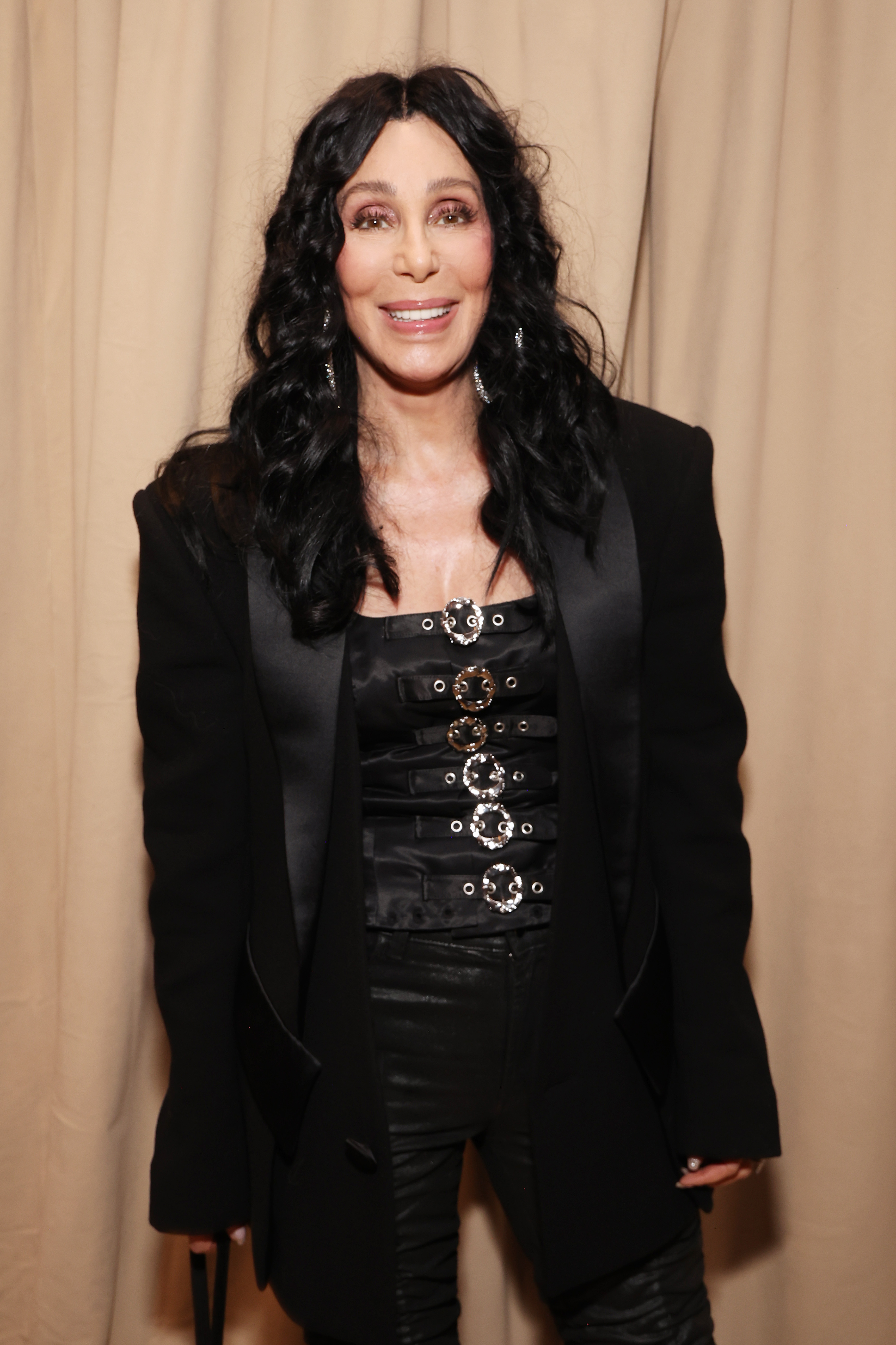 Cher assiste au gala pré-GRAMMY le 3 février 2024 | Source : Getty Images