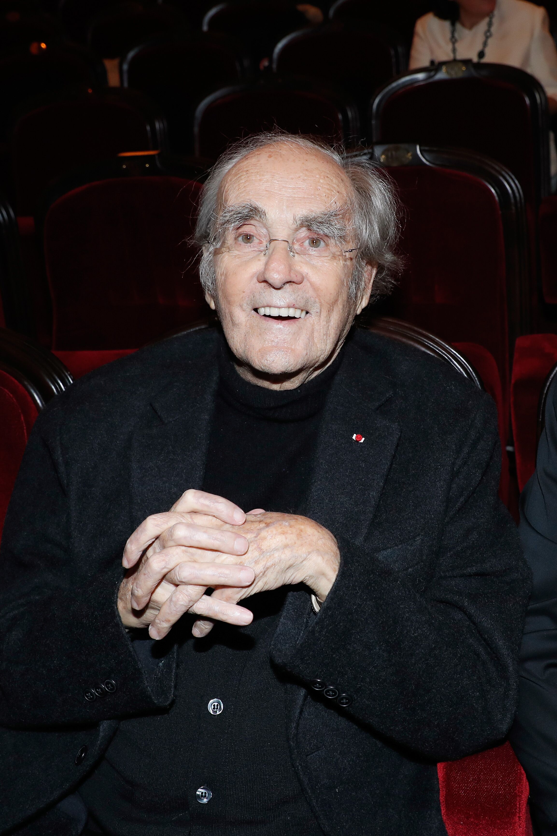 Michel Legrand assiste à la réouverture du Théâtre de Marigny avec la Fée Musicale "Peau d'Ane" à Paris, France. | Photo : Getty Images