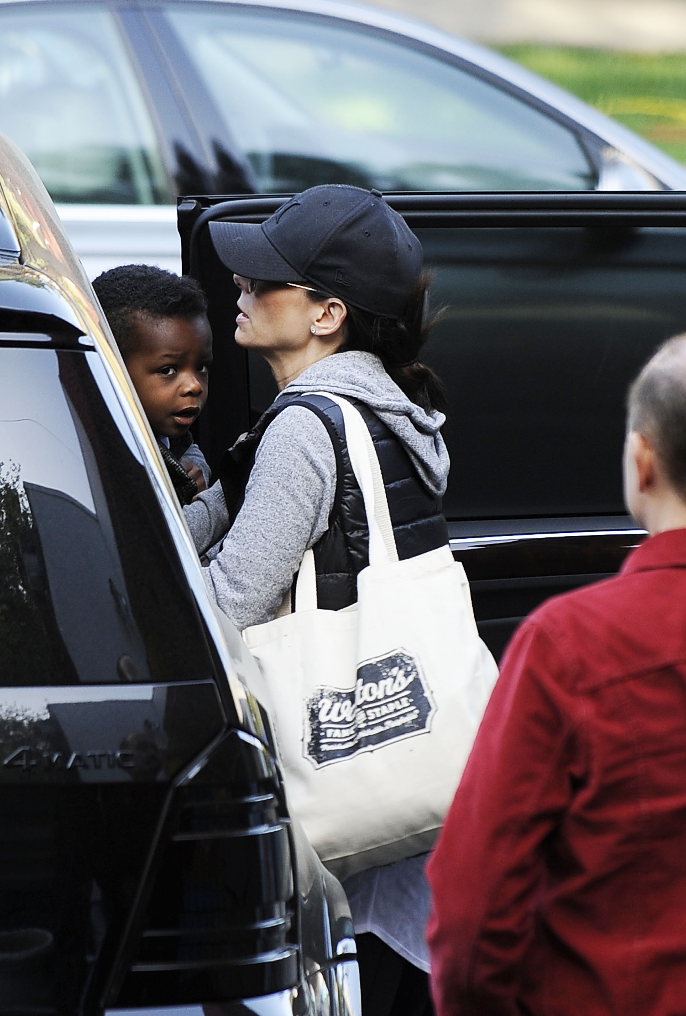 L'actrice et son fils Louis vus le 8 avril 2013 à Los Angeles, en Californie | Source : Getty Images