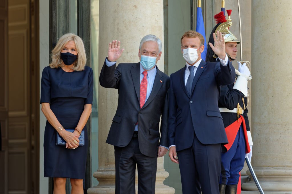 Emmanuel Macron, Brigitte Macron, et le président chilien Sebastian Pinera.| Photo : Getty Images