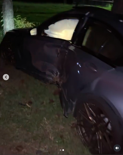 Une vue de la voiture accidentée de Marquay Collins après l'accident, postée le 1er juin 2024. | Source : Instagram/marquaythegoat