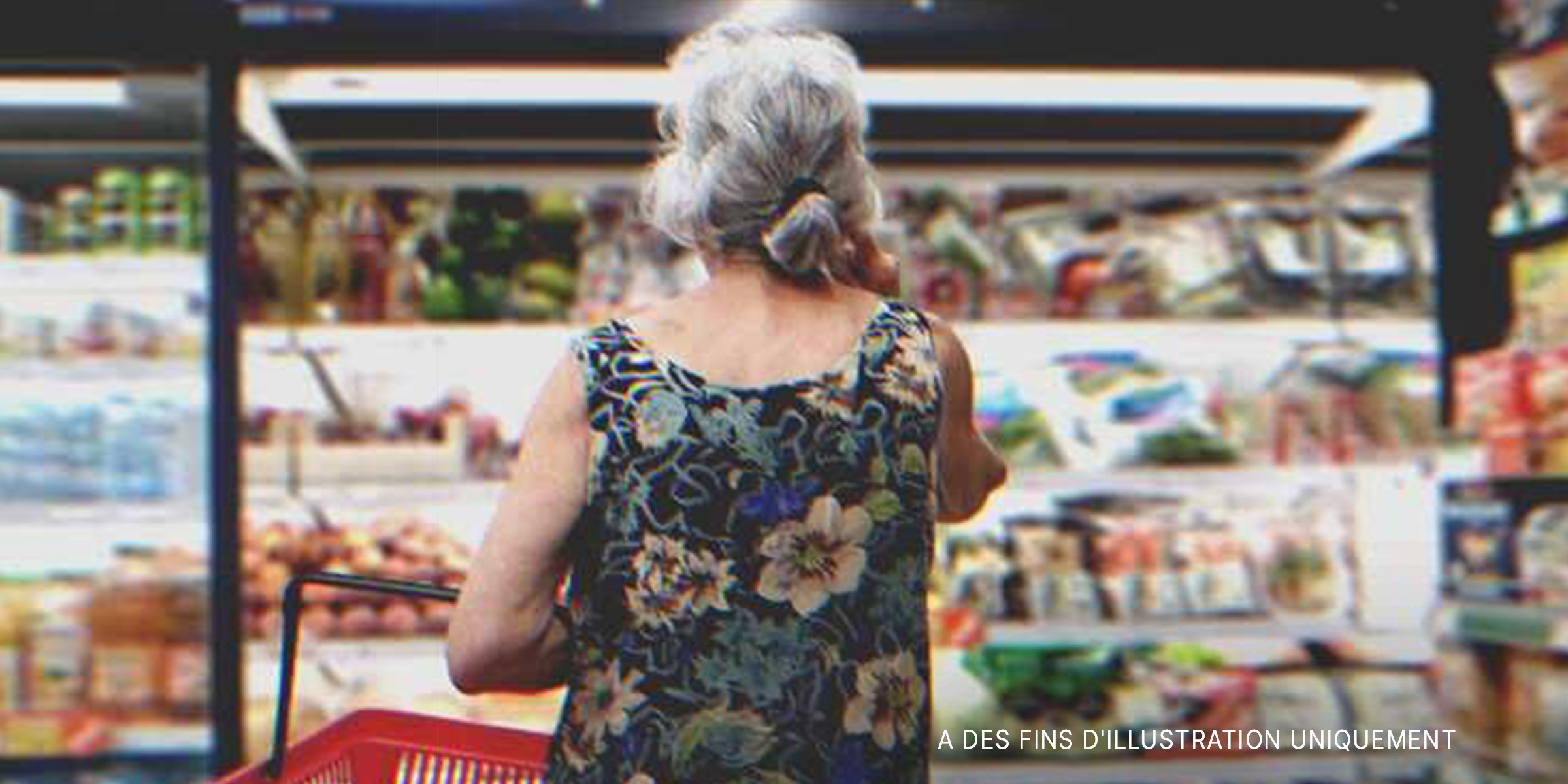 Une femme âgée dans un supermarché | Source : Getty Images