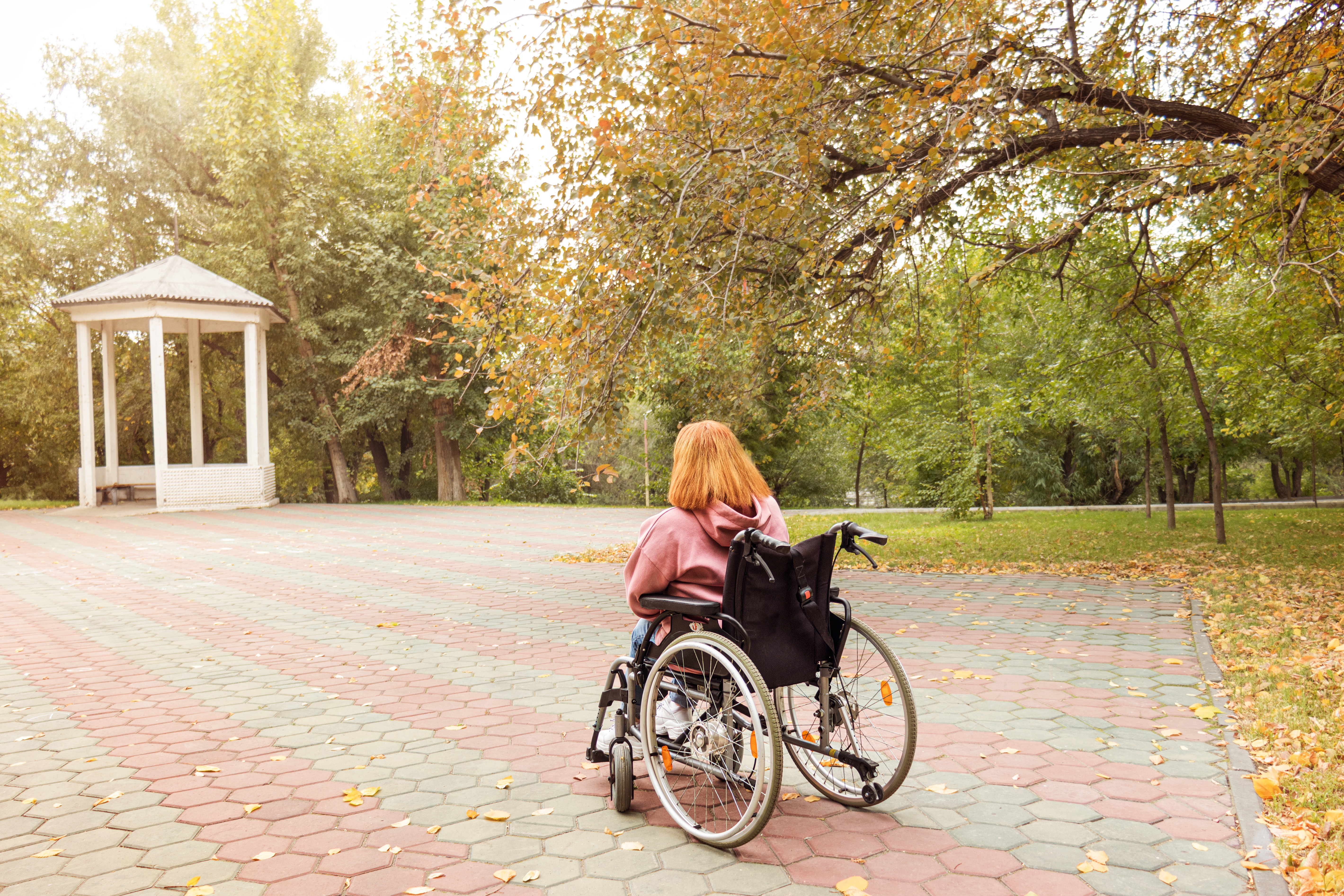 Une fille en fauteuil roulant | Source : Shuttertstock
