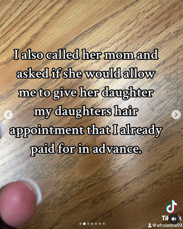Dominique "Nique" Mackey demandant à la mère de la fille que sa fille, Zariah, a intimidée si elle pouvait prendre le rendez-vous chez le coiffeur de son enfant pour s'excuser des actes de la jeune fille dans une vidéo postée le 9 février 2024 | Source : Instagram/afrolatina2