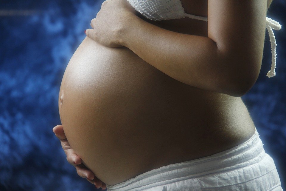 Une femme enceinte. | Photo : Pixabay