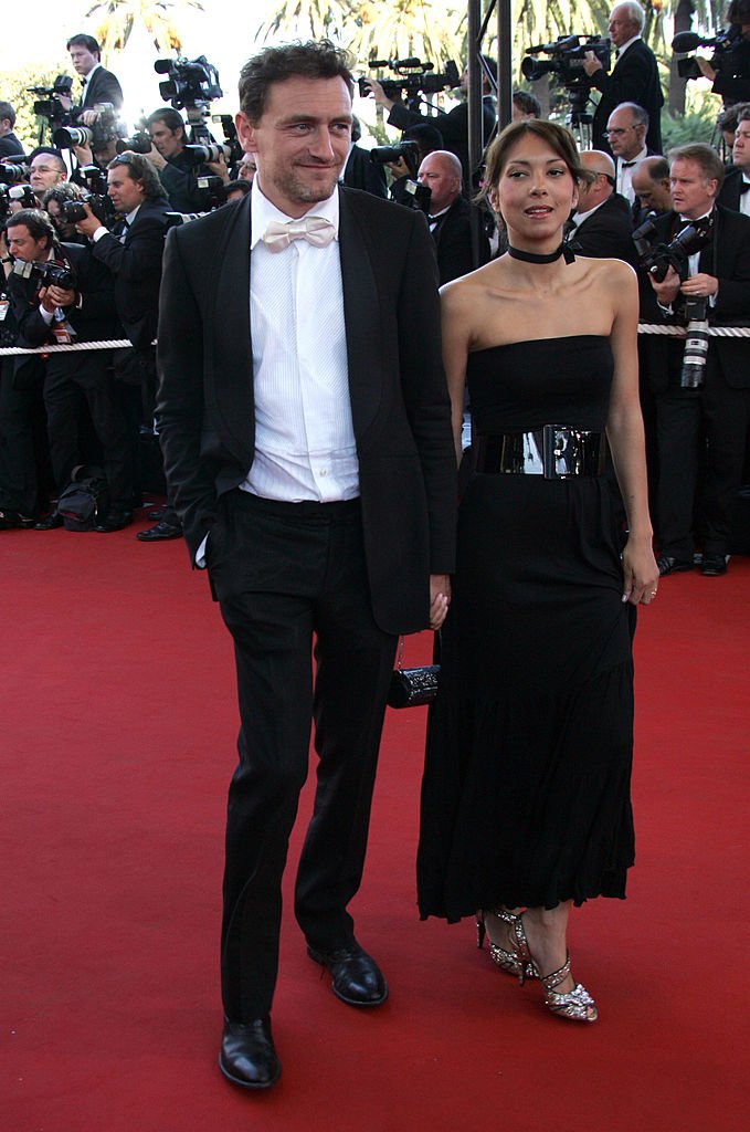 Jean-Paul Rouve and girlfriend Benedicte during 2006 Cannes Film Festival - "Volver" Premiere at Palais Du Festival in Cannes, France. | Photo : Getty Images