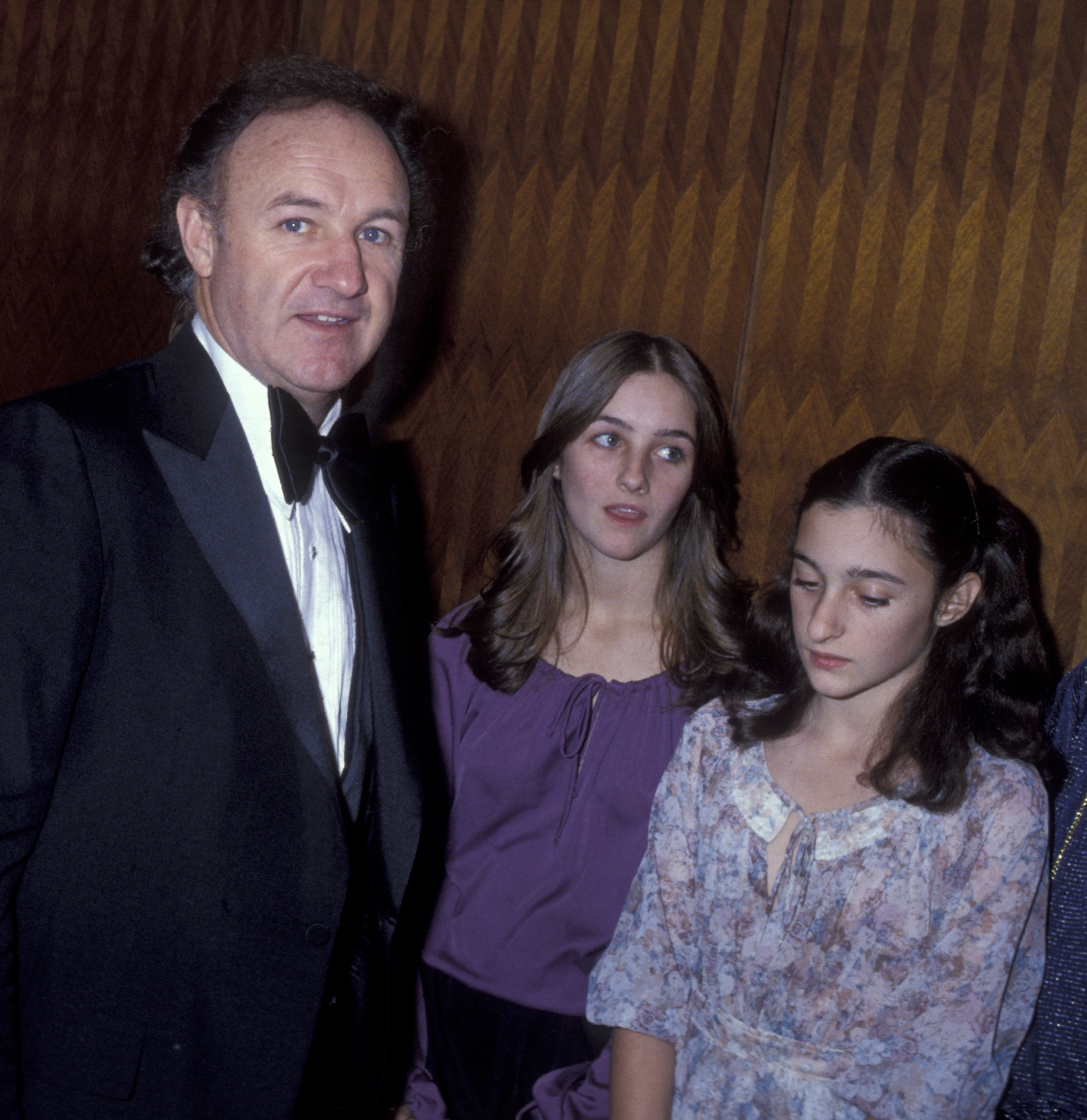 L'acteur Gene Hackman et ses filles Elizabeth Hackman et Leslie Hackman assistent à la projection de "Superman" le 10 décembre 1978 au Kennedy Center à Washington, D.C. | Source : Getty Images