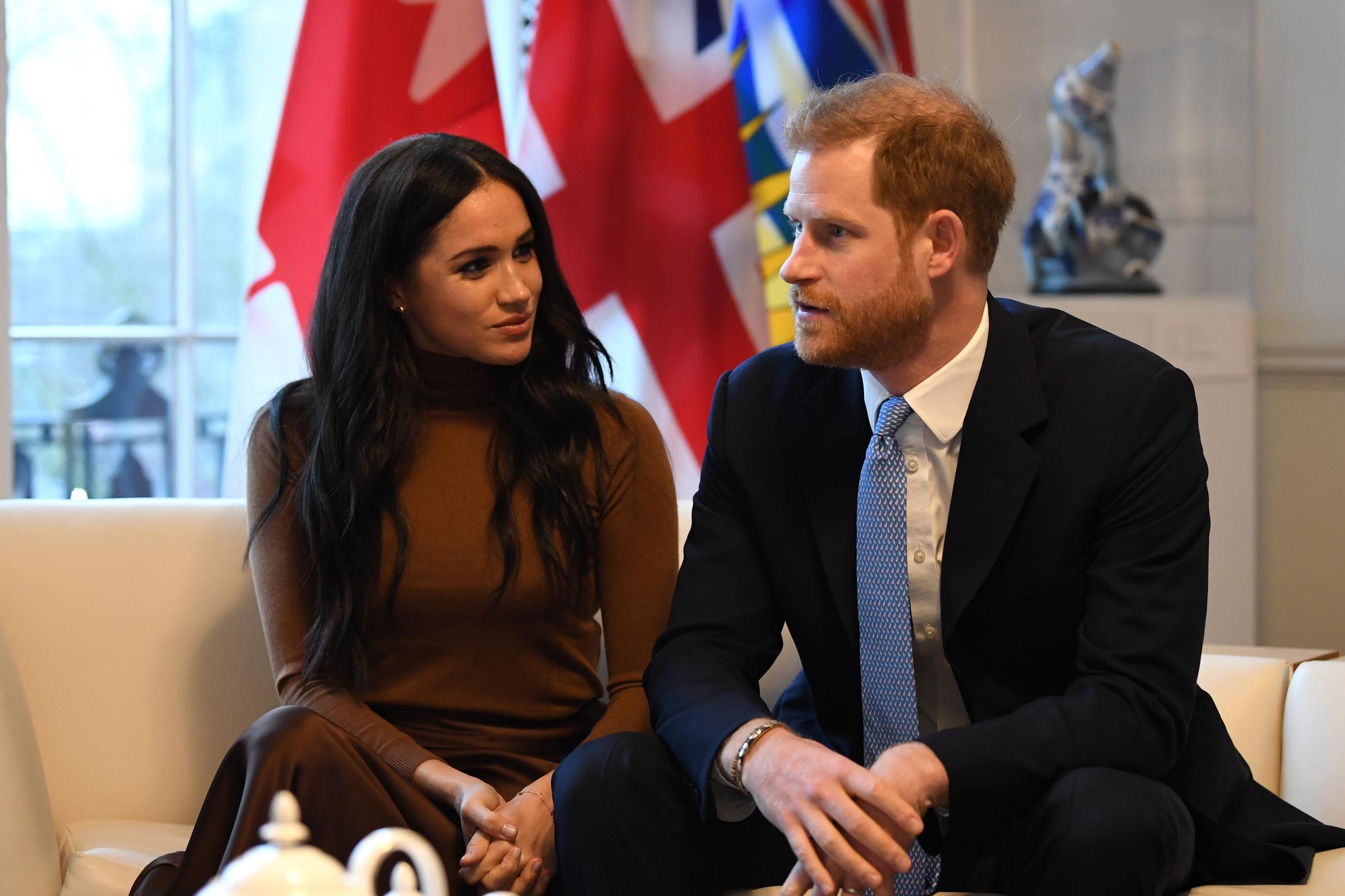 Meghan Markle et le prince Harry lors de leur visite à la Maison du Canada, le 7 janvier 2020, à Londres, en Angleterre. | Source : Getty Images