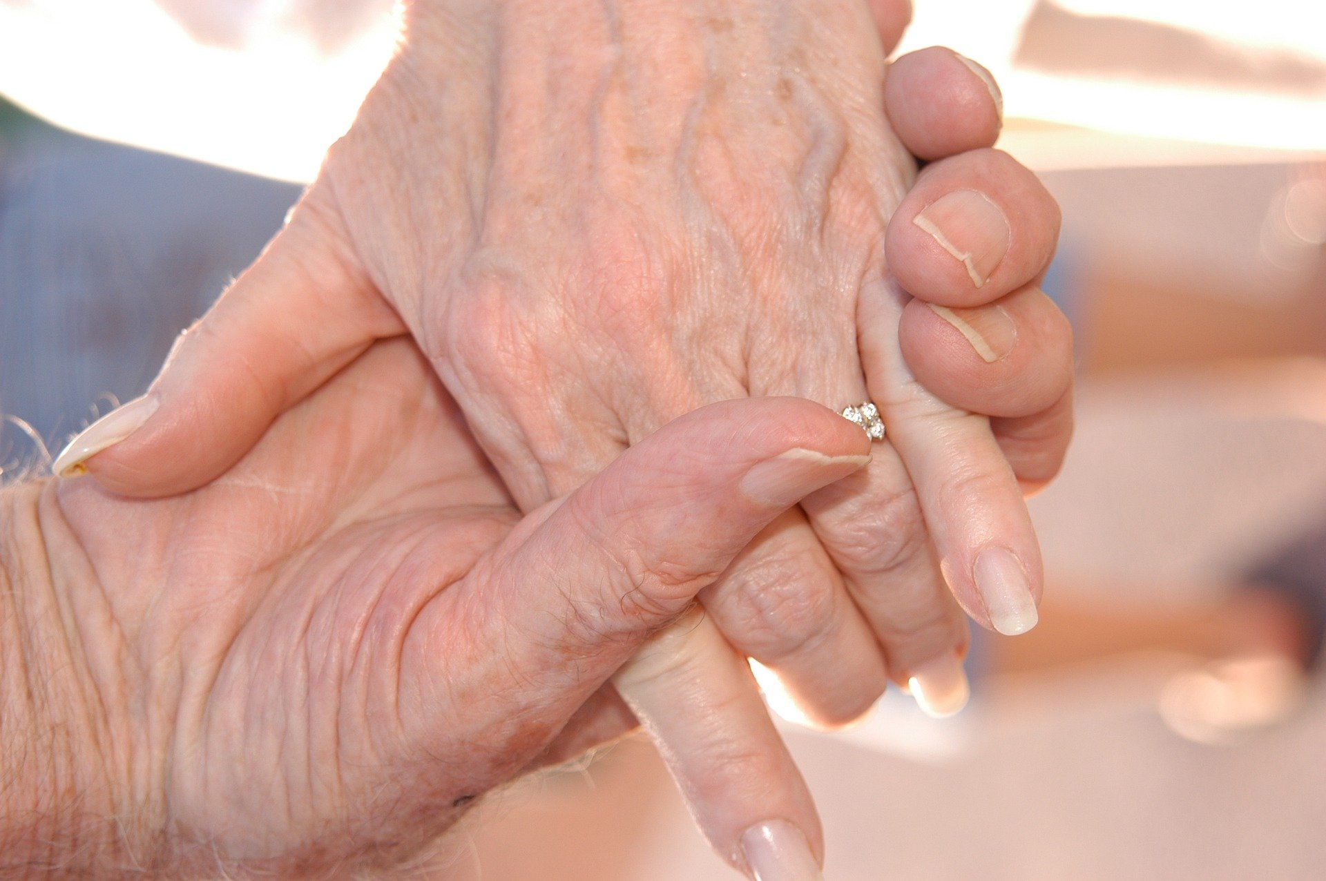 Des mains d'un couple. | Photo : Pixabay