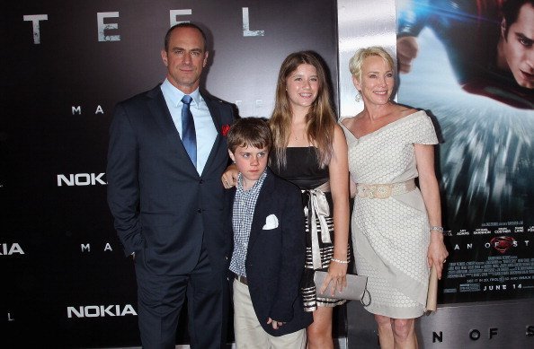 Christopher Meloni, épouse Sherman Williams, et les enfants Dante et Sophia à Alice Tully Hall au Lincoln Center le 10 juin 2013 à New York. | Photo: Getty Images