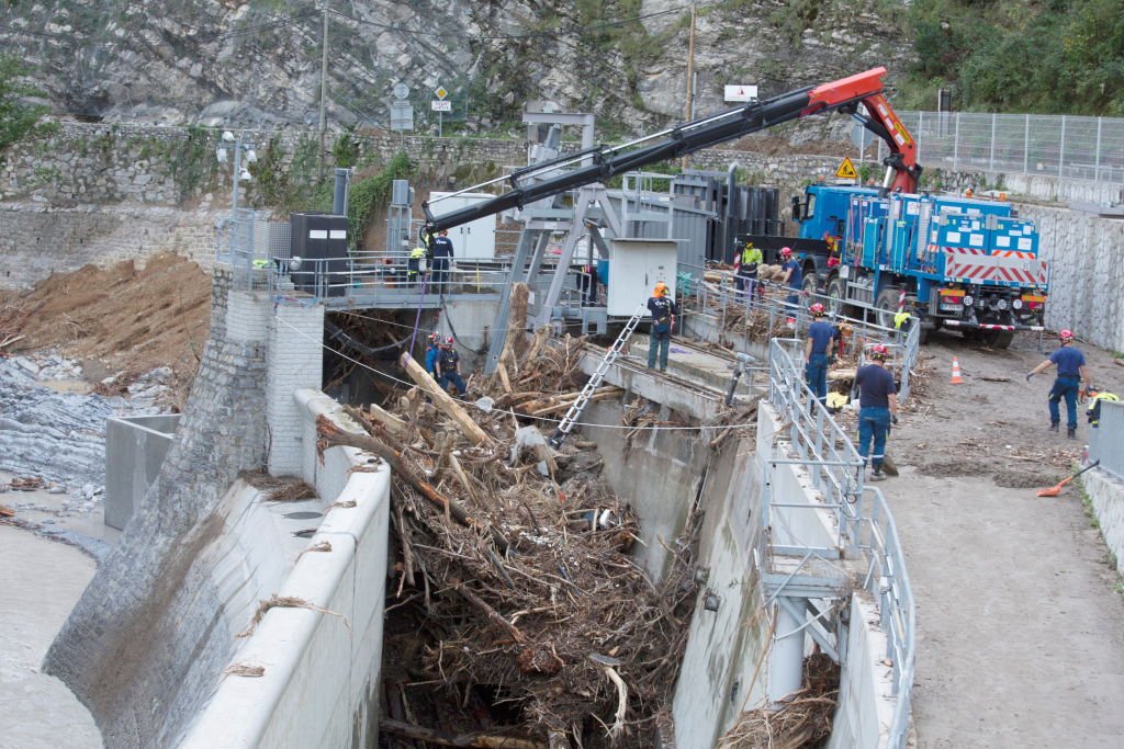 Images des dégâts après le passage de la tempête Alex | Photo : Getty Images