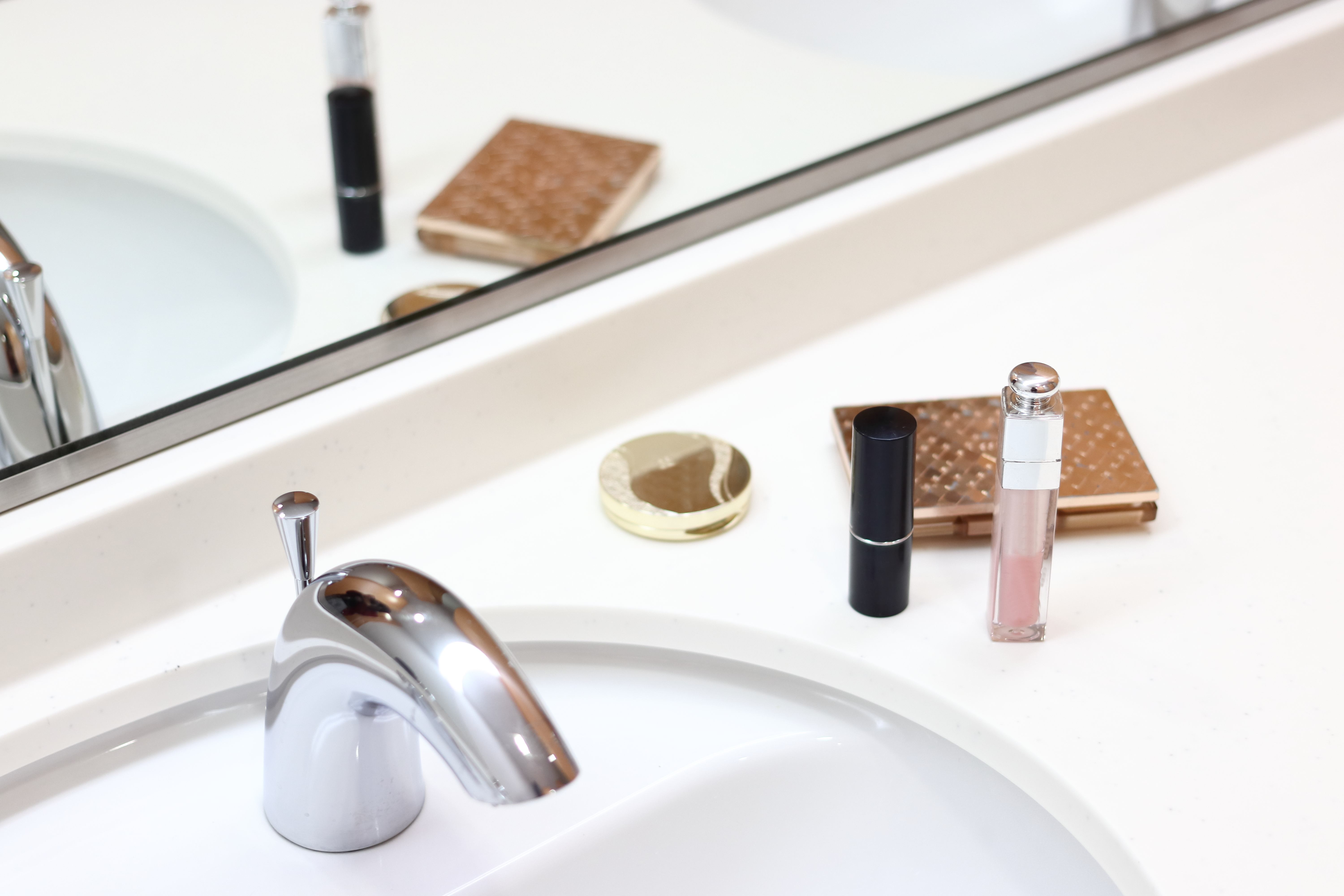 Choses à faire pour le maquillage | Source : Shutterstock