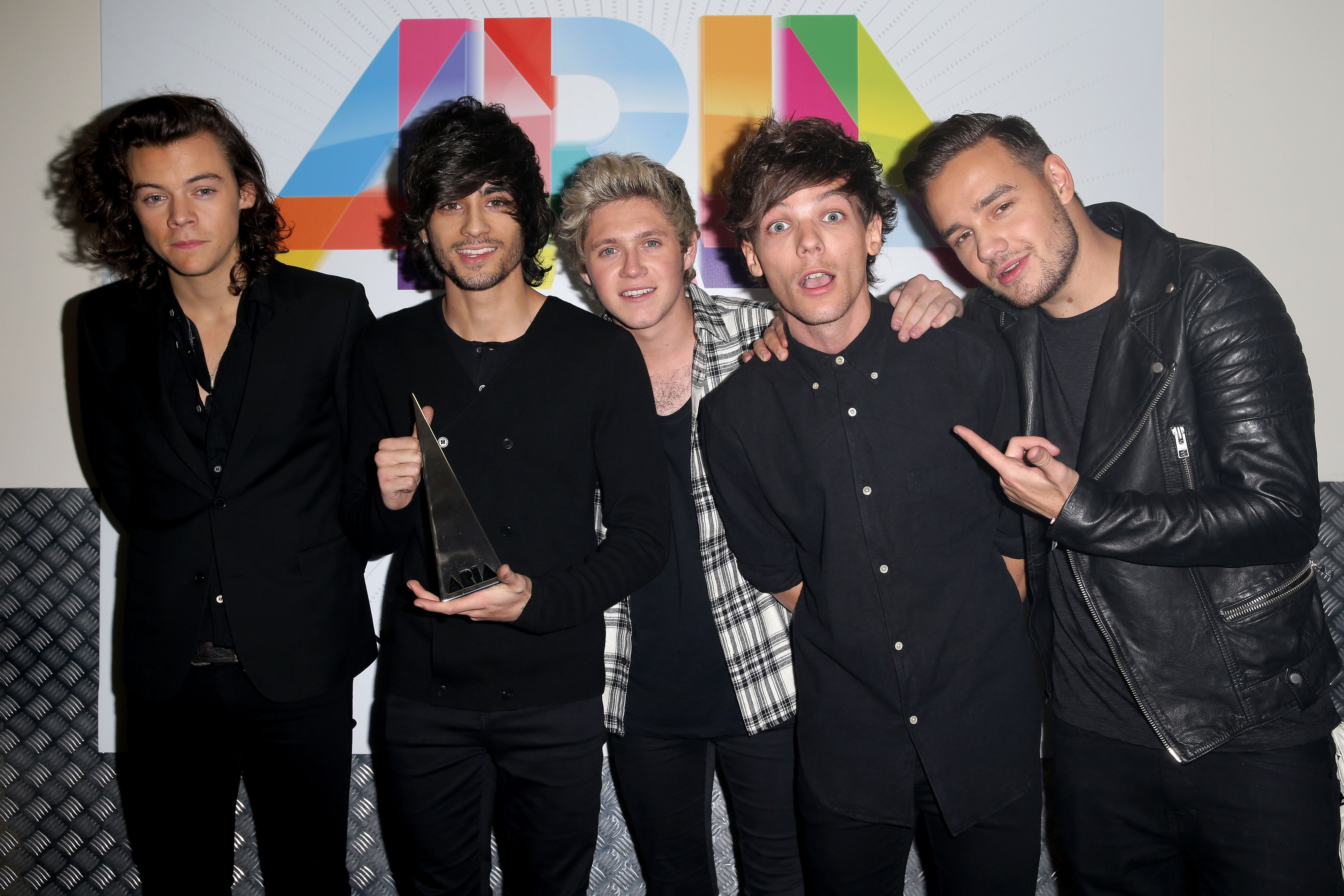 Harry Styles, Zayn Malik, Niall Horan, Louis Tomlinson et Liam Payne assistent à la 28e édition des ARIA Awards à Sydney, en Australie, le 26 novembre 2014 | Source : Getty Images