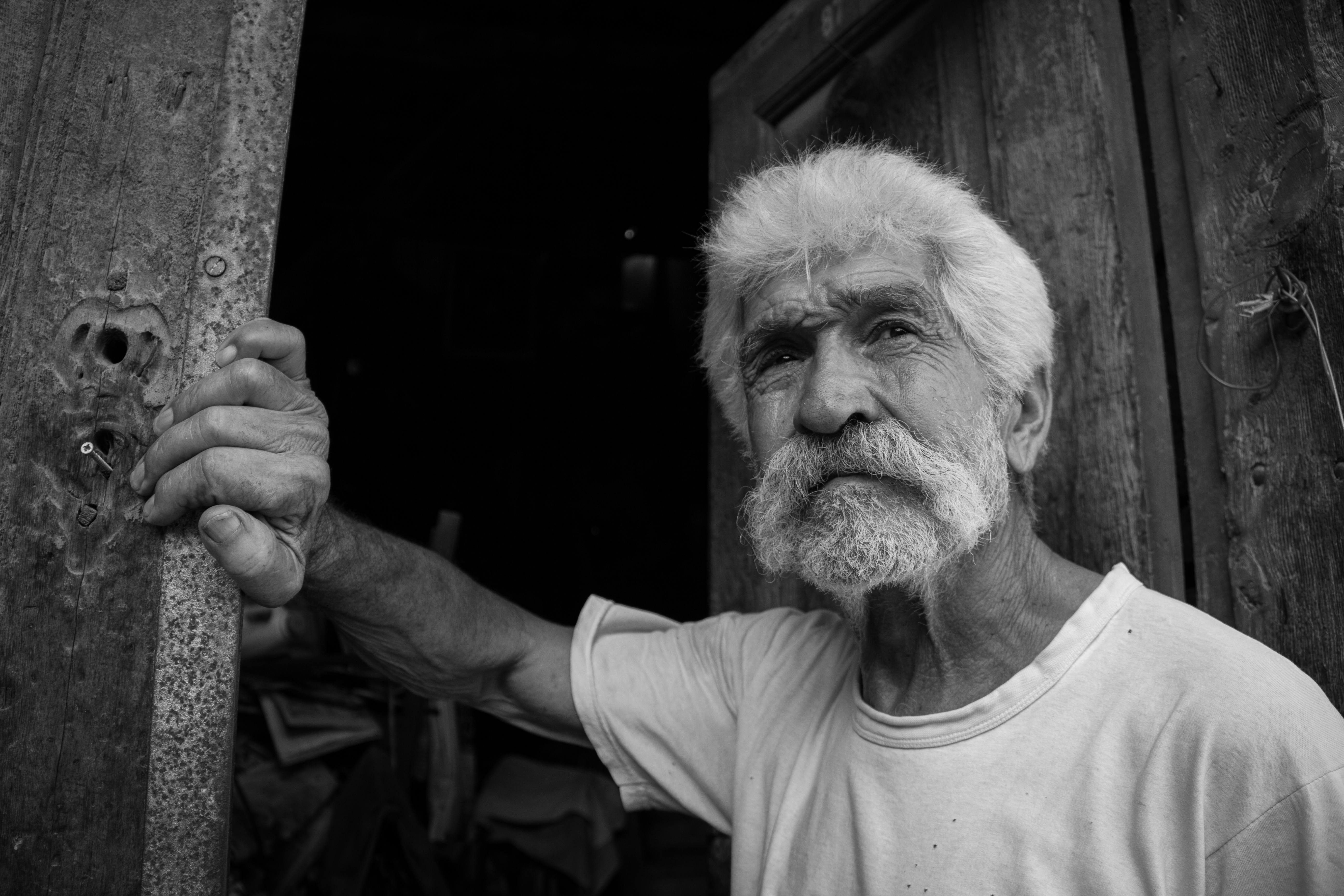 Gros plan sur un homme âgé | Source : Pexels