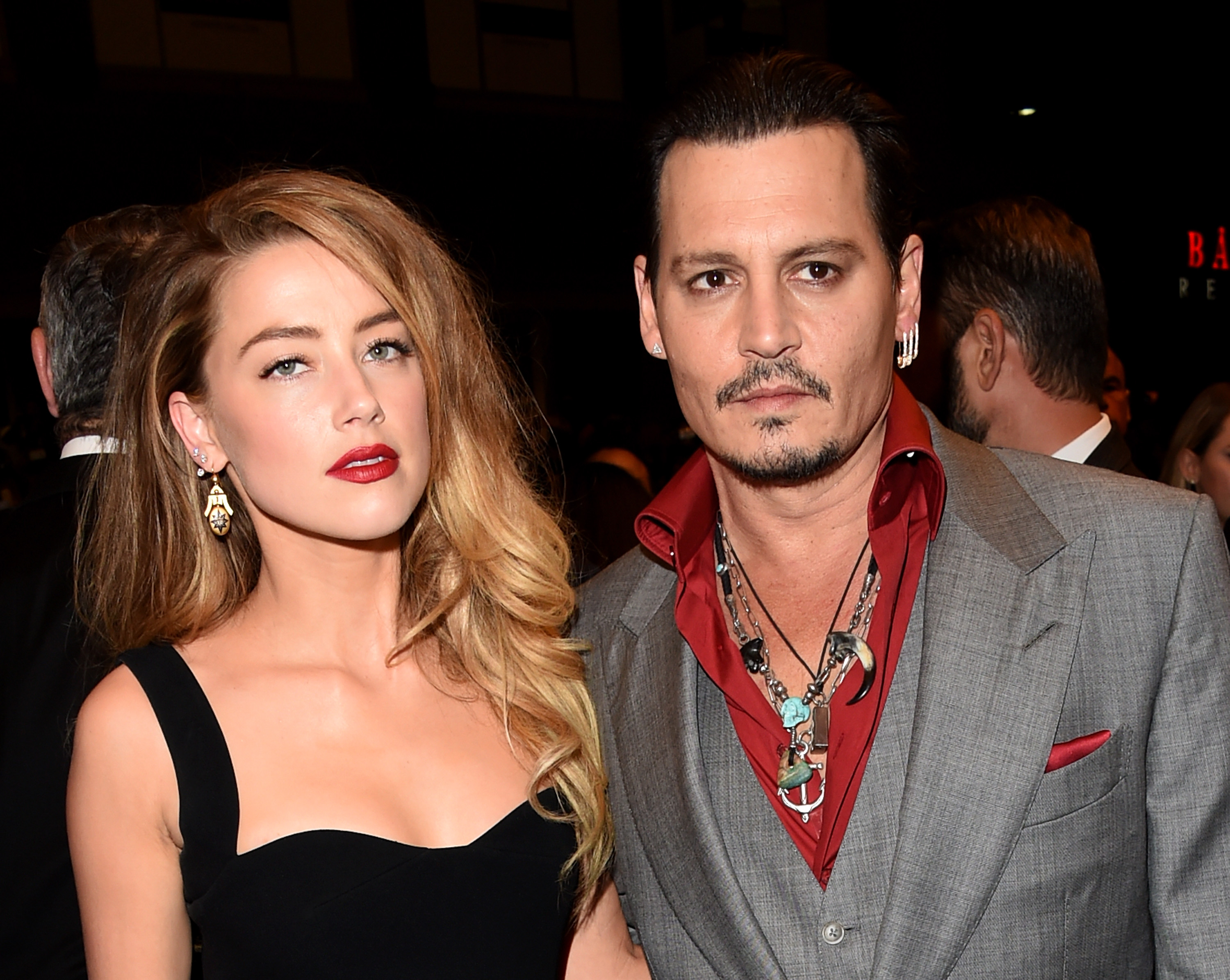 Amber Heard et Johnny Depp assistent à la première de "Black Mass" lors du Festival international du film de Toronto 2015 à The Elgin le 14 septembre 2015 à Toronto, Canada. | Source : Getty Images