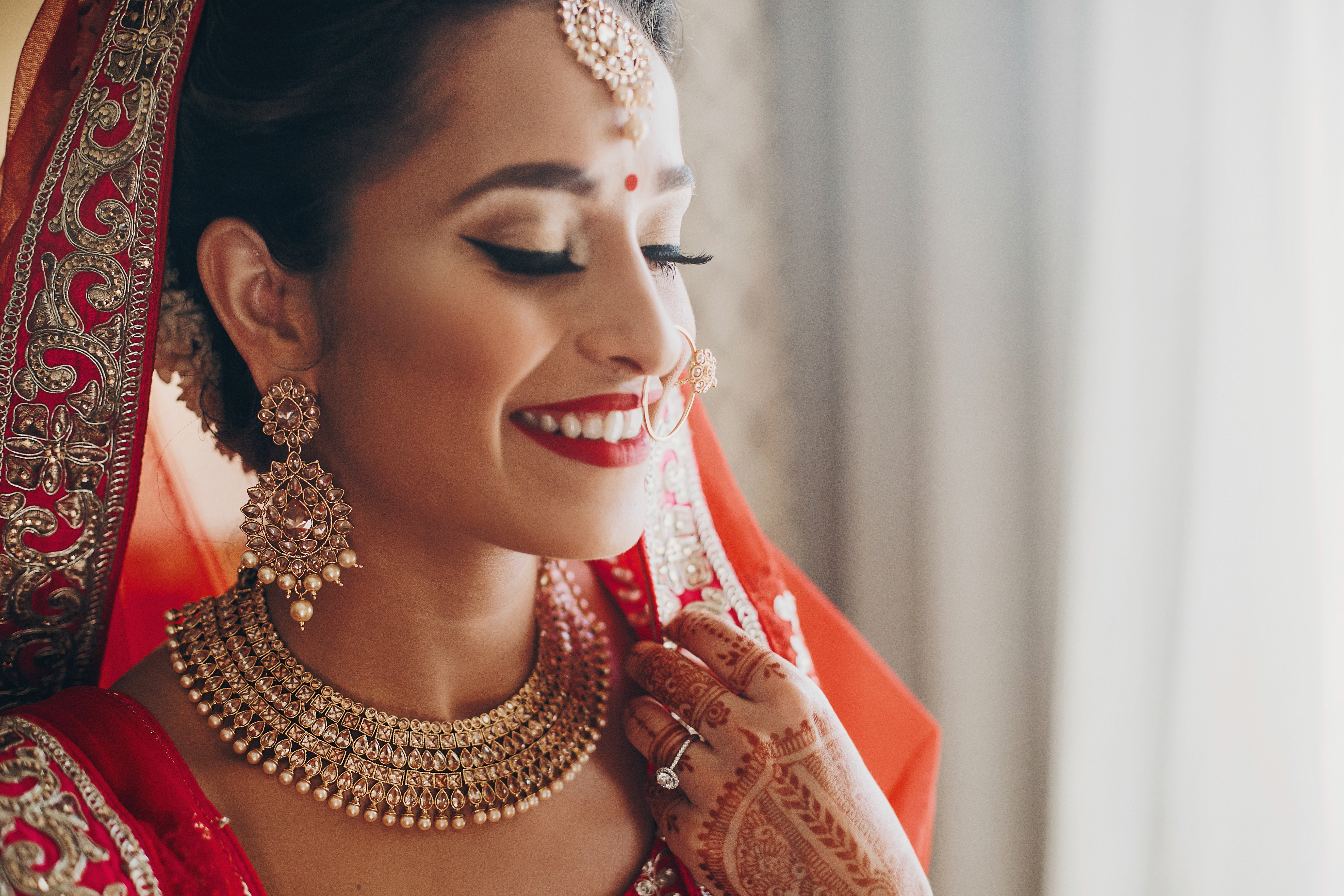 Une mariée heureuse | Source : Shutterstock