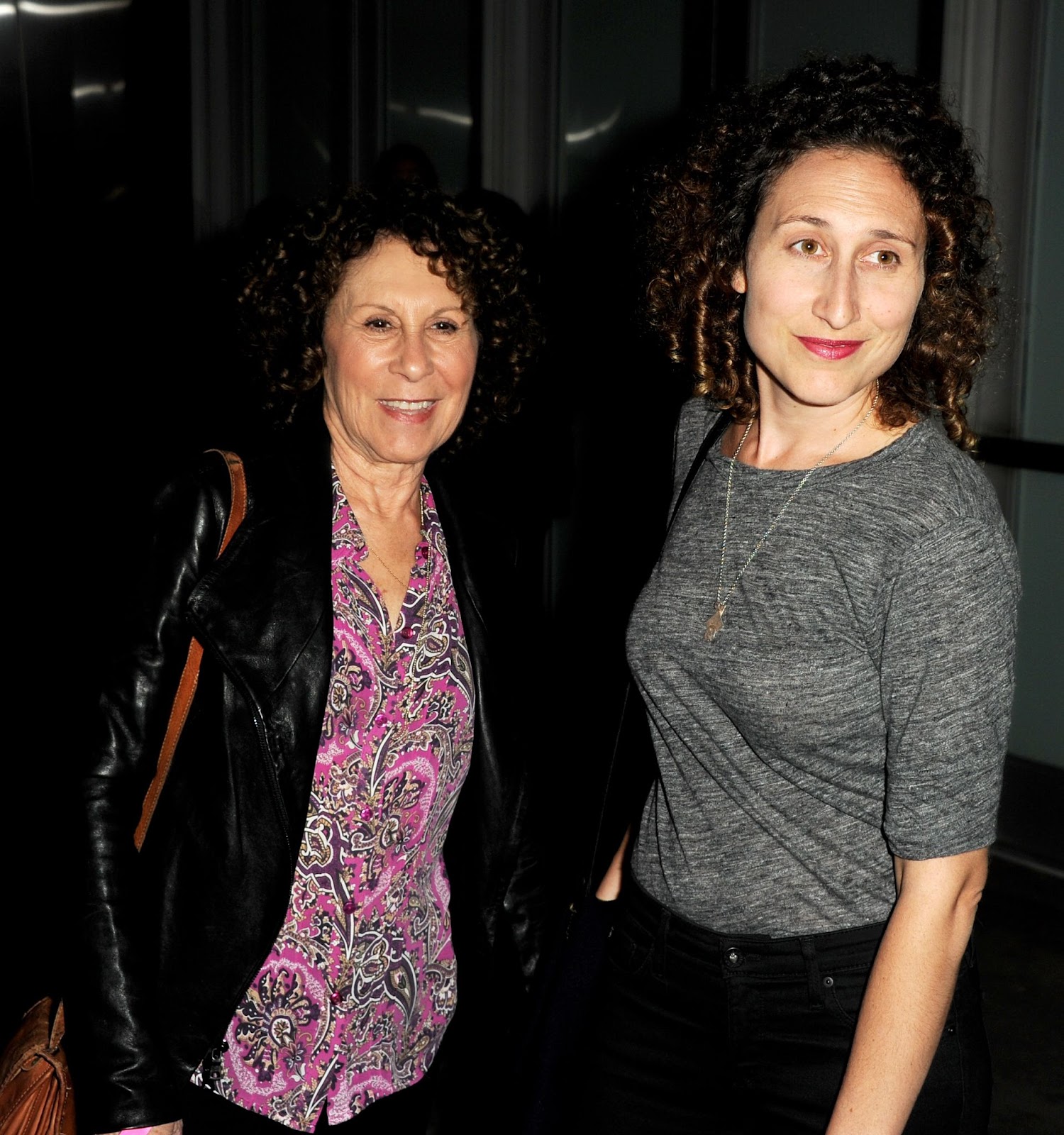 Rhea Perlman et Grace Fan DeVito lors de la projection de "CBGB" le 1er octobre 2013, à Los Angeles, en Californie. | Source : Getty Images