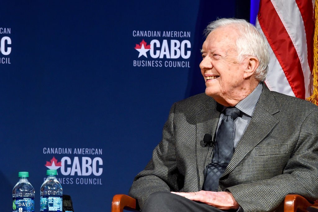 L'ancien président Jimmy Carter s'adresse au conseil d'administration du Canadian American Business Council. | Photo : Getty Images