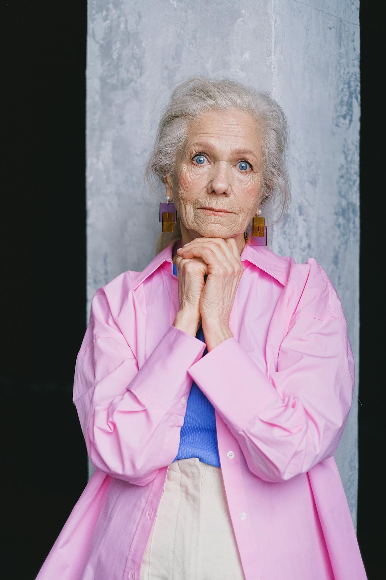 Une femme âgée stupéfaite | Source : Pexels