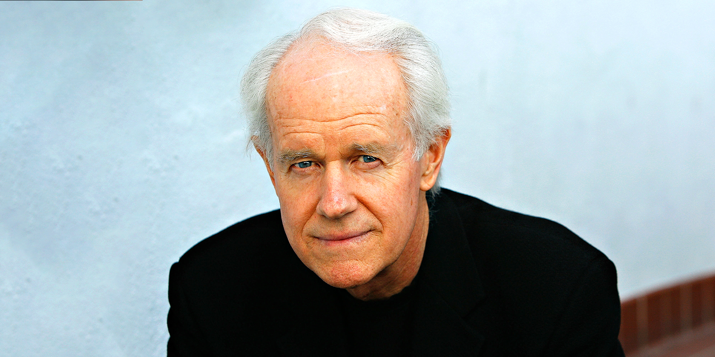 Mike Farrell | Source : Getty Images