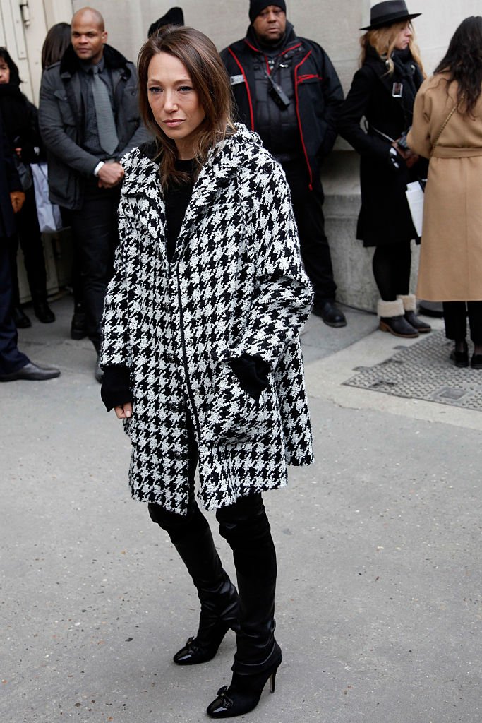 Laura Smet arrive au défilé Chanel Haute Couture printemps-été 2017 dans le cadre de la Fashion Week de Paris, le 24 janvier 2017 à Paris, en France. | Photo : Getty Images