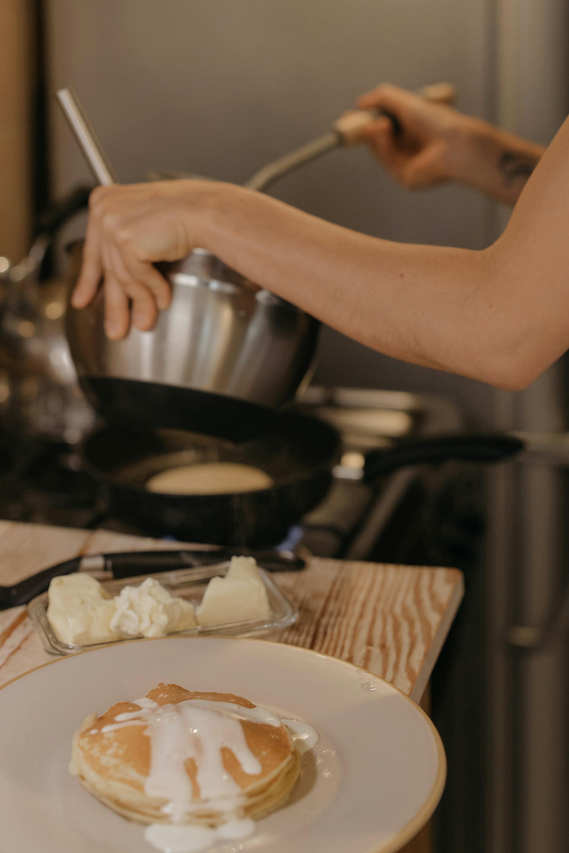 Une personne faisant des crêpes | Source : Pexels