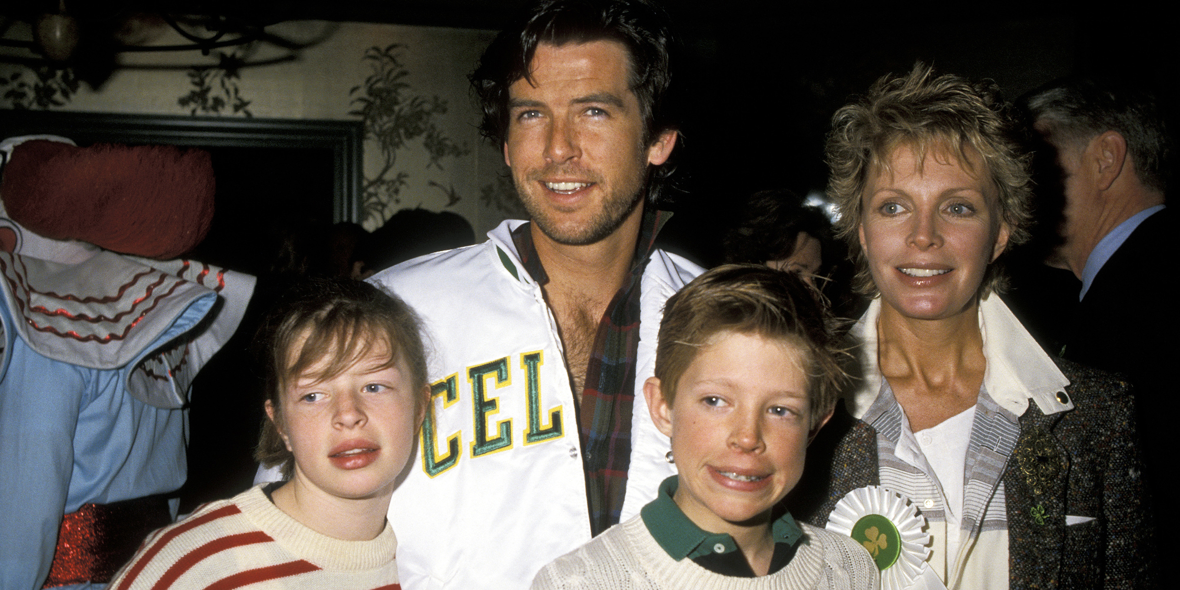 Pierce Brosnan, Cassandra Harris, Christopher Harris et Charlotte Harris | Source : Getty Images