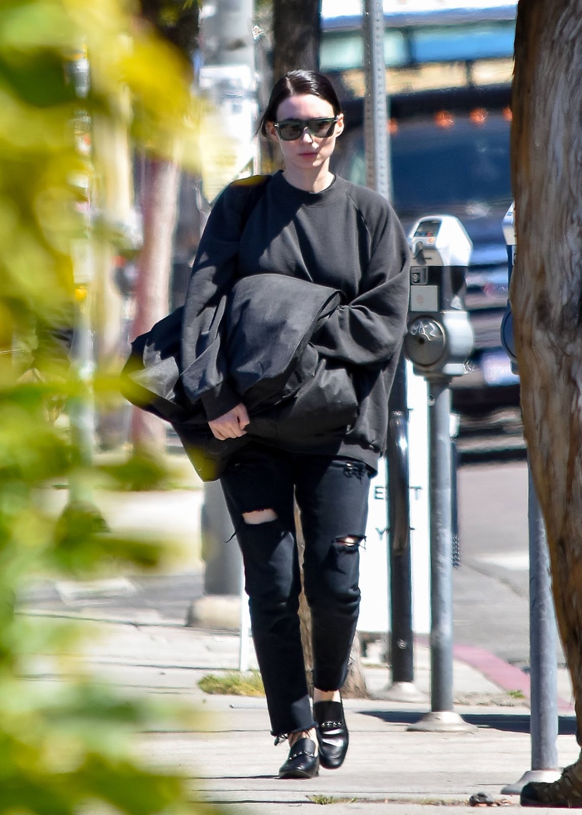 Rooney Mara a été photographiée à Los Angeles le 27 mars 2018, reflétant son approche sélective des apparitions publiques. | Source : Getty Images