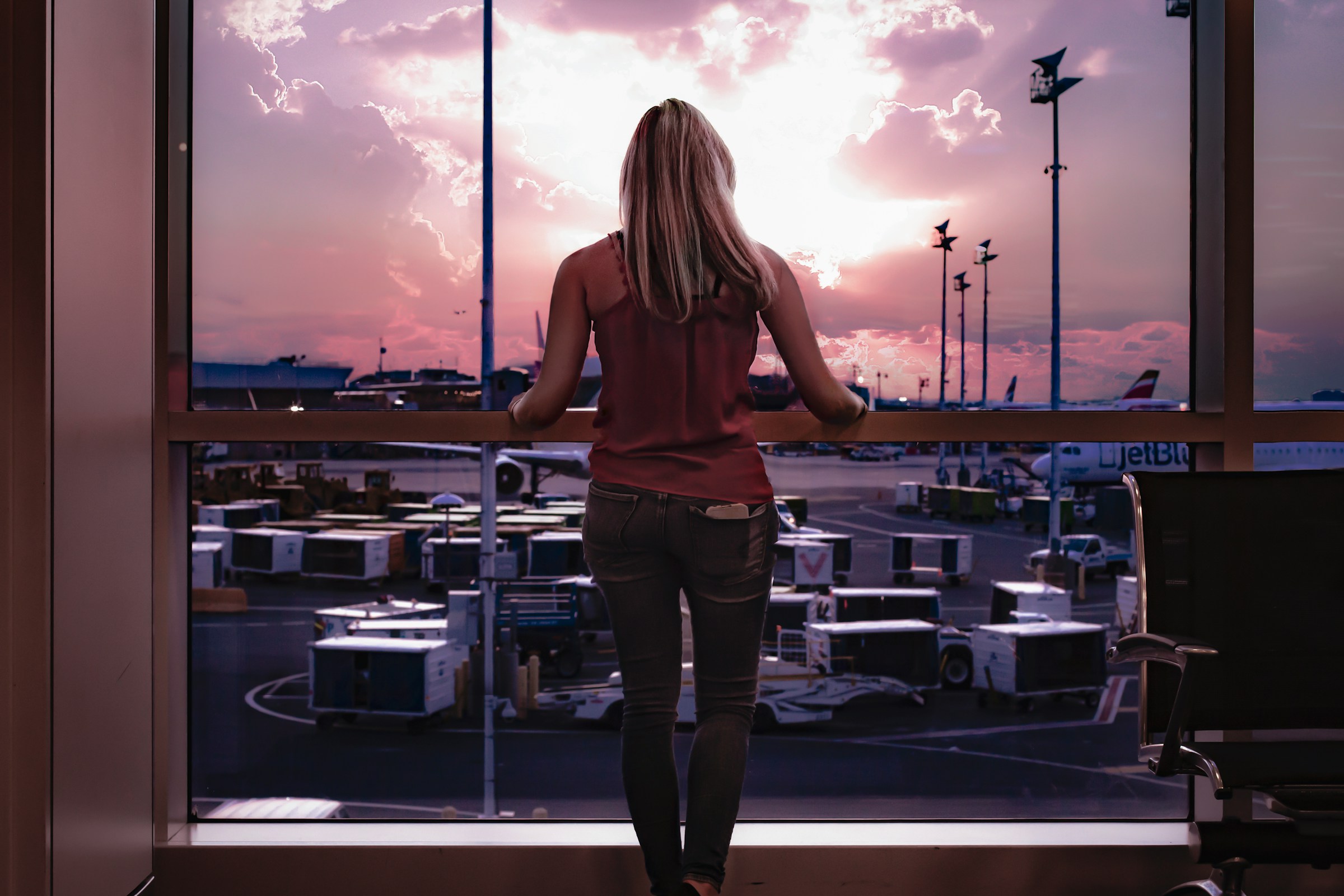 A woman in an airport | Source: Unsplash