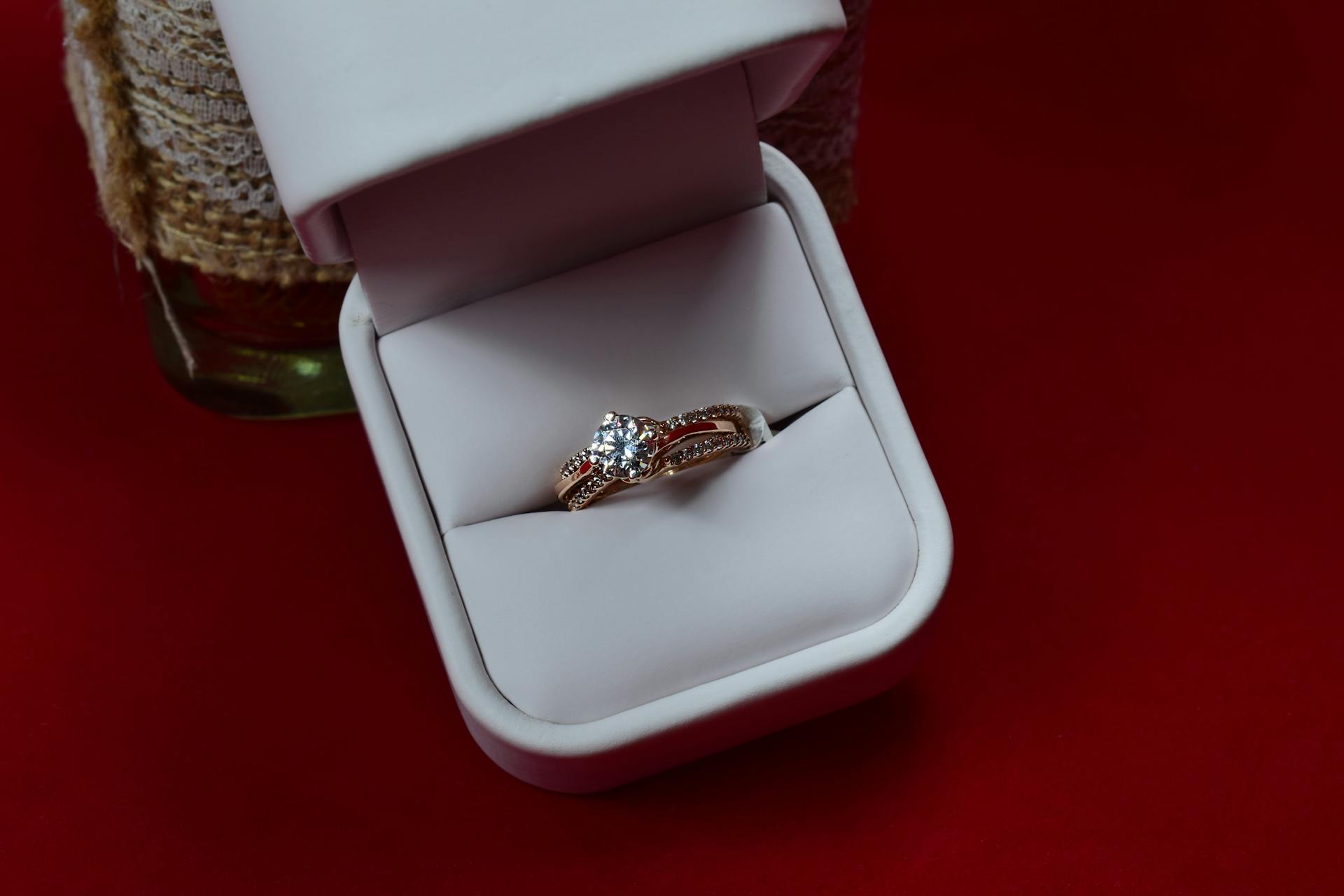 A ring in a box | Source: Pexels