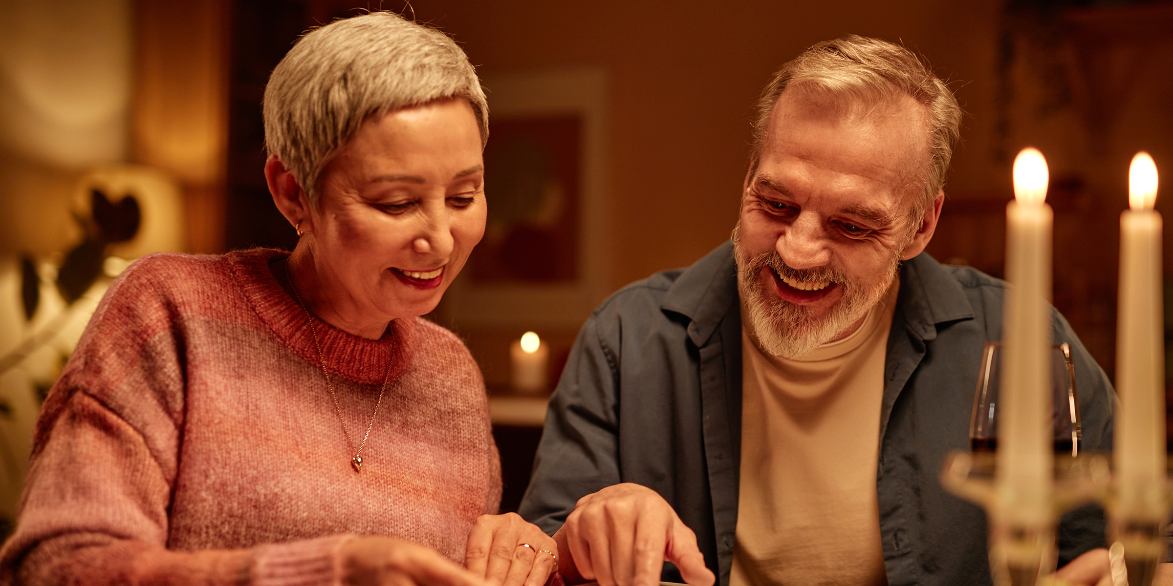 Un couple âgé lors d'un rendez-vous | Source : Shutterstock